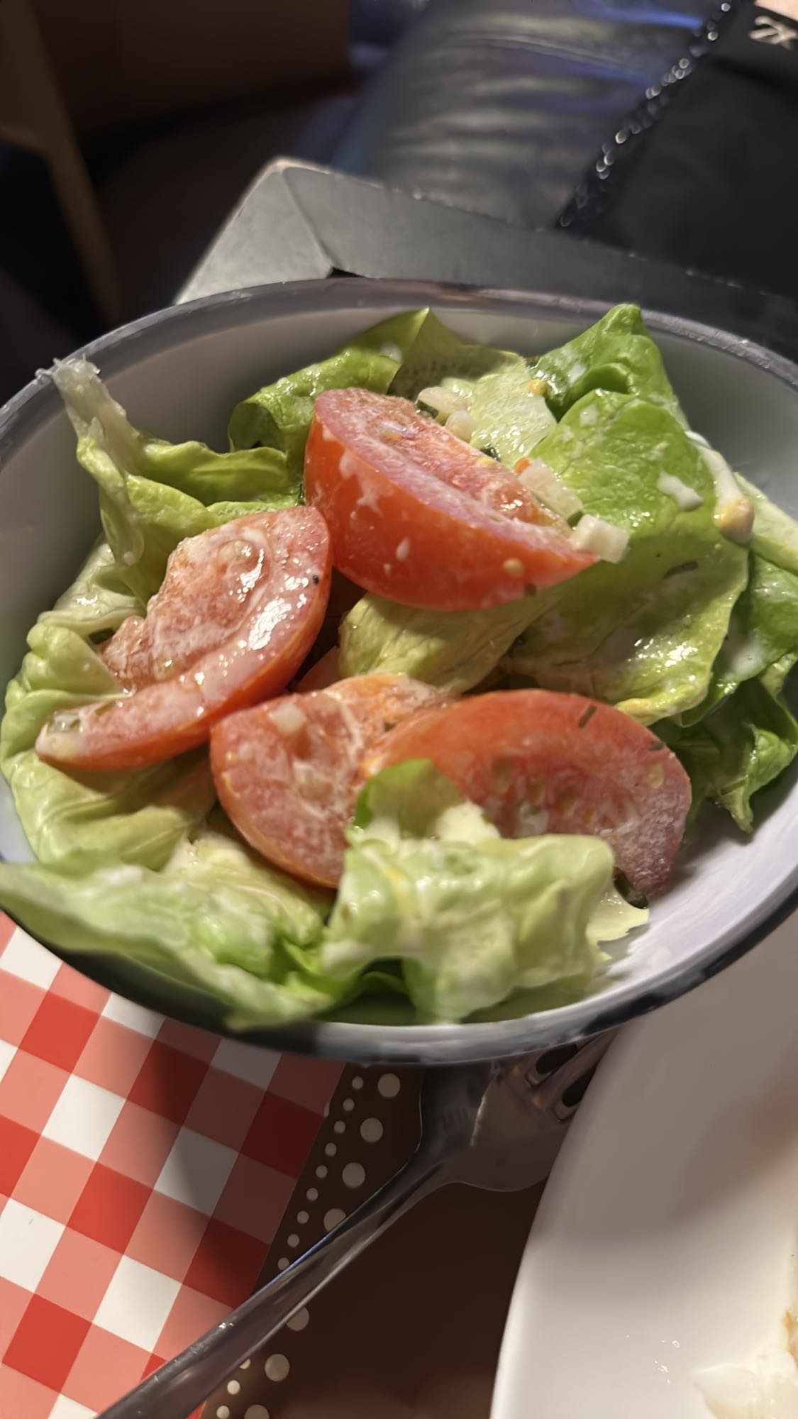 Tomatensalat mit Dressing