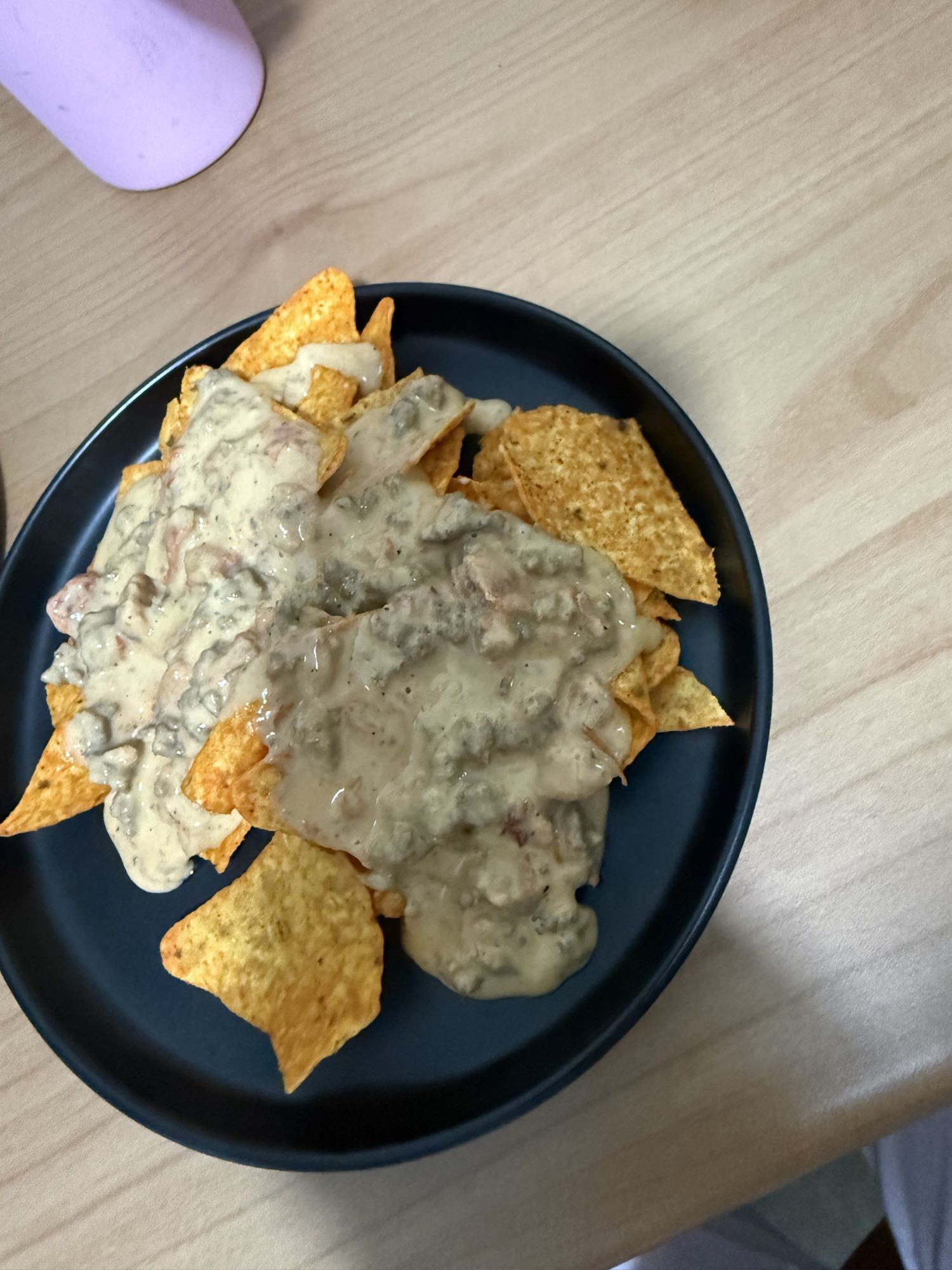 Nachos with cheese sauce