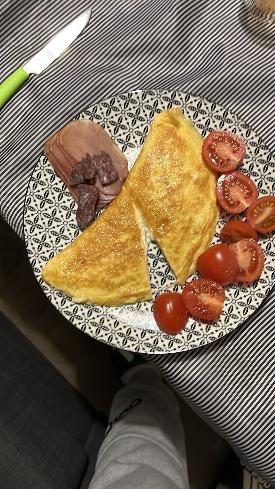 Омлет с домати и колбас