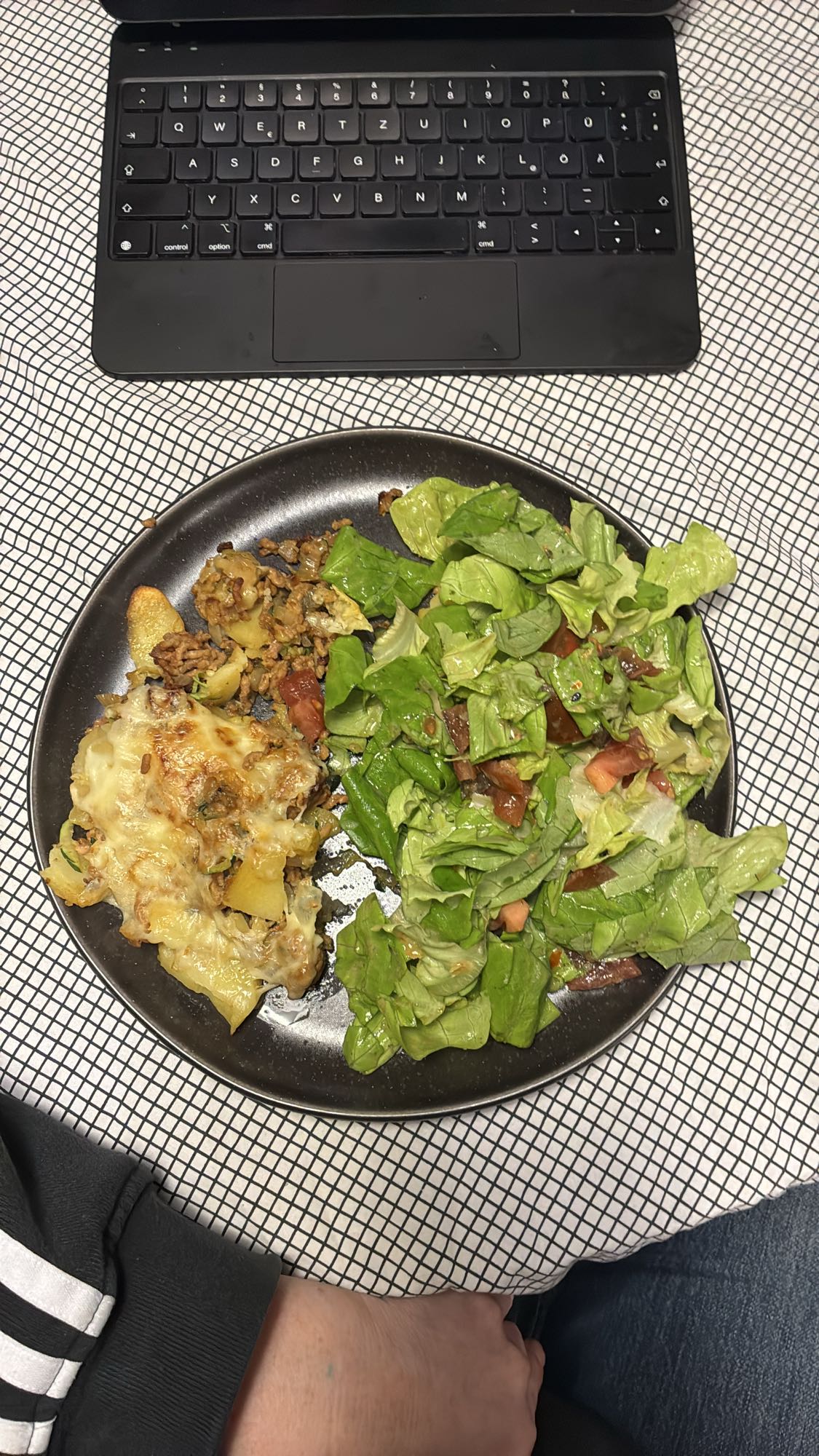 Kartoffelauflauf mit Salat