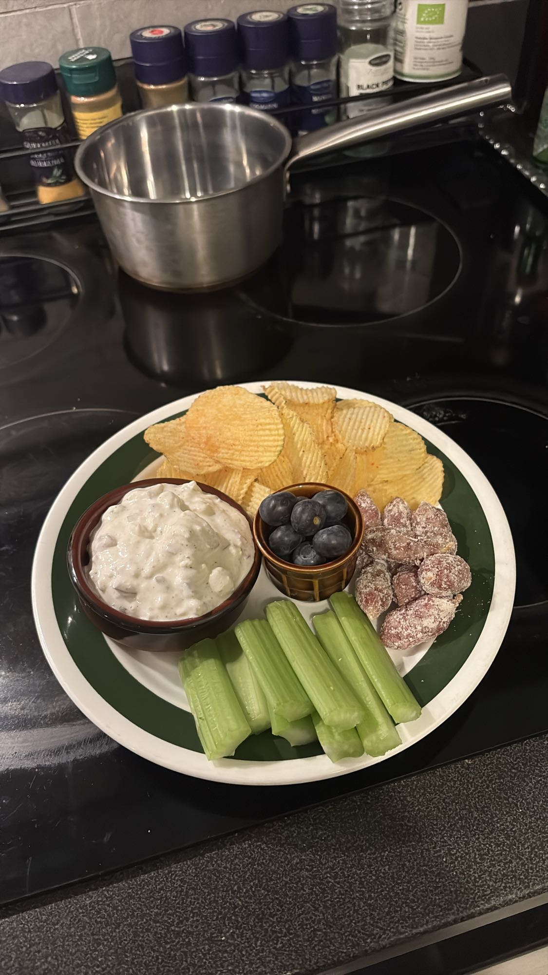 Snacks med chips och dipp