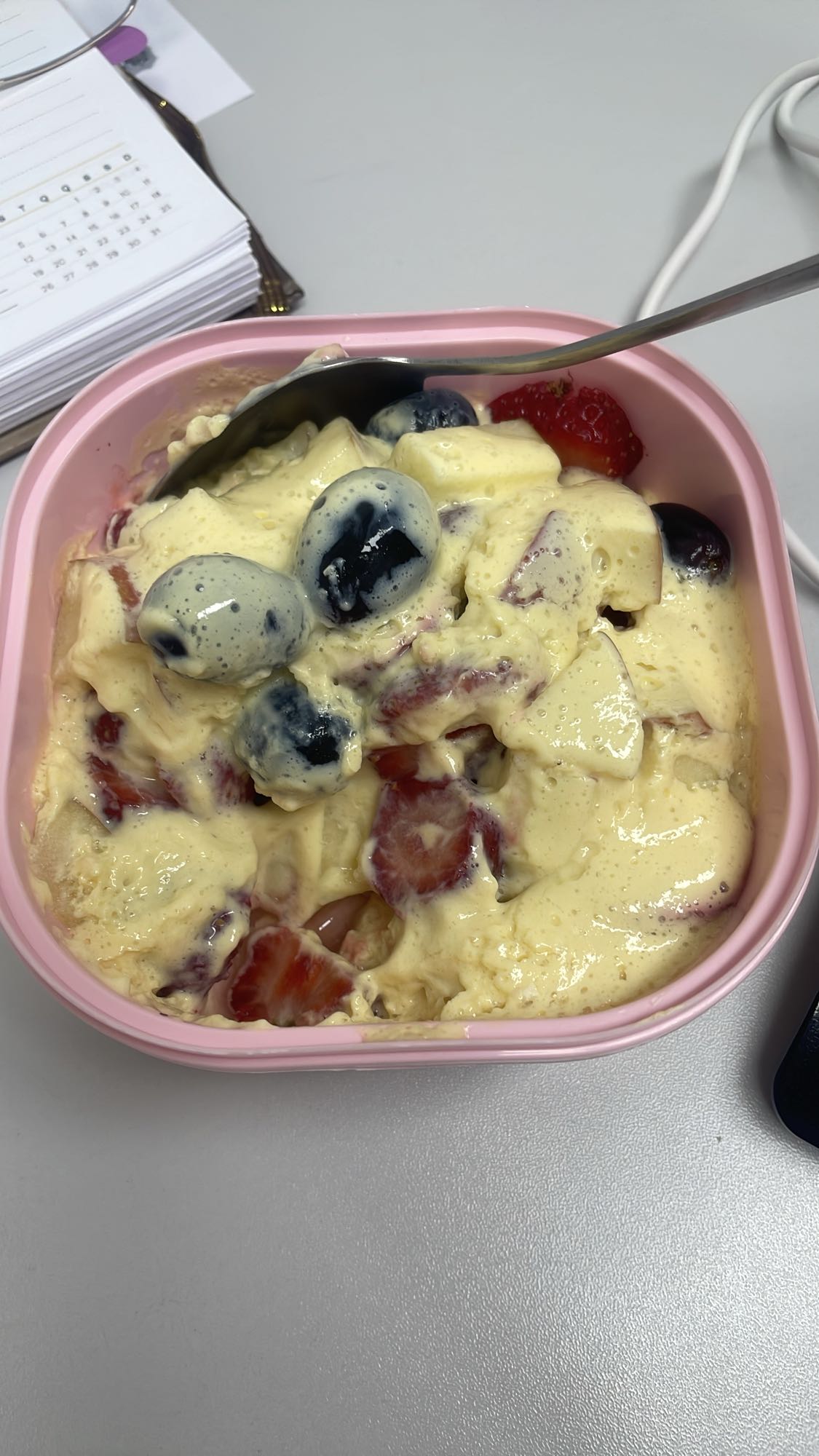 Salada de frutas com creme