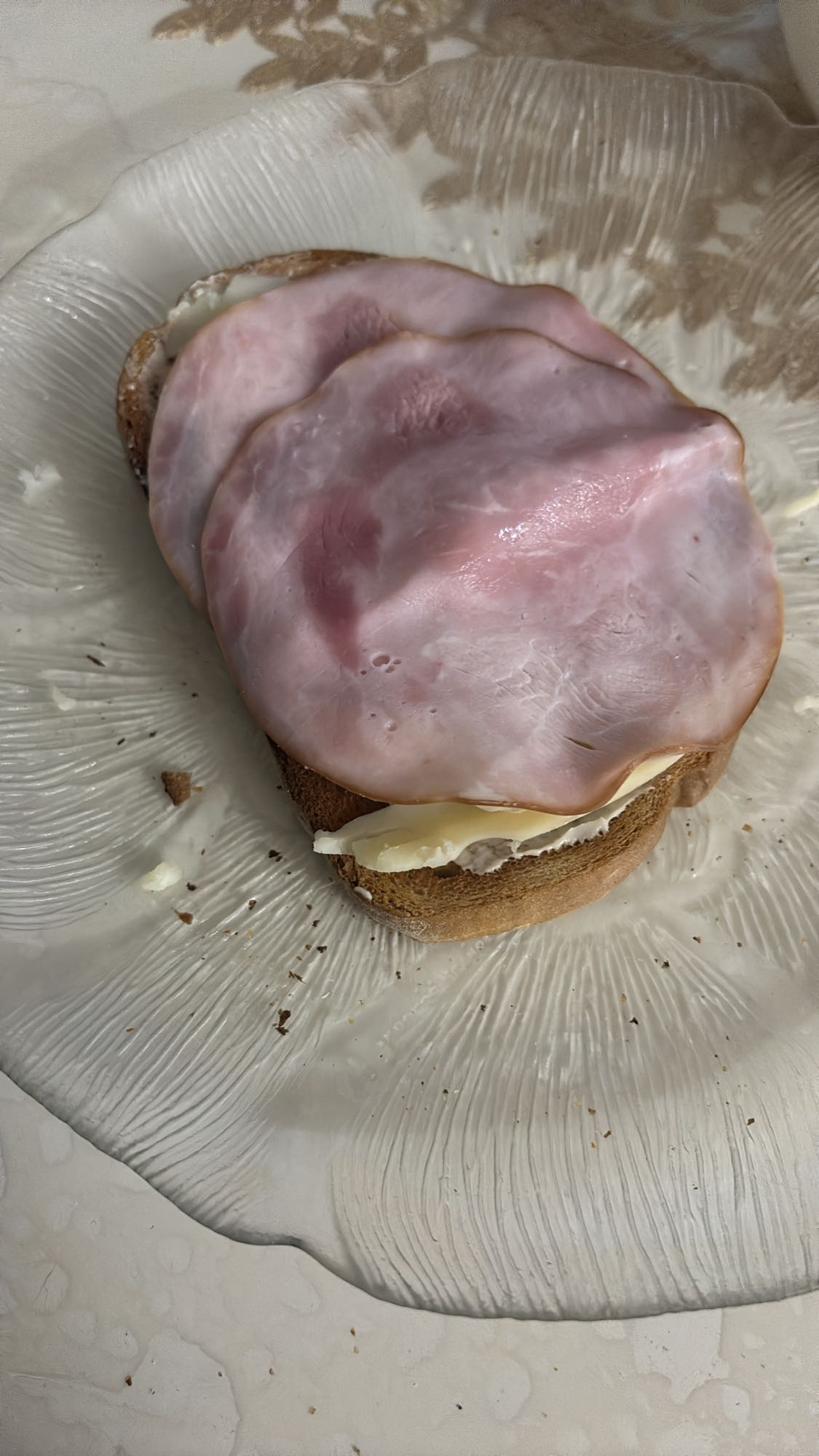 Skinksmörgås med ost