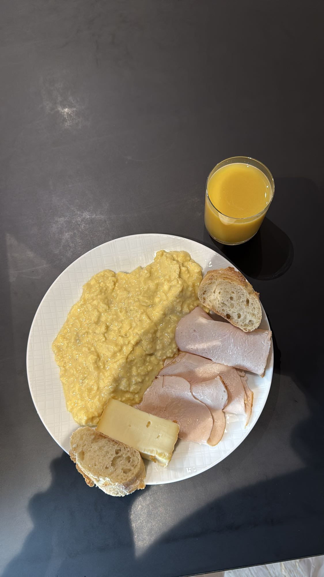 Scrambled eggs & sides