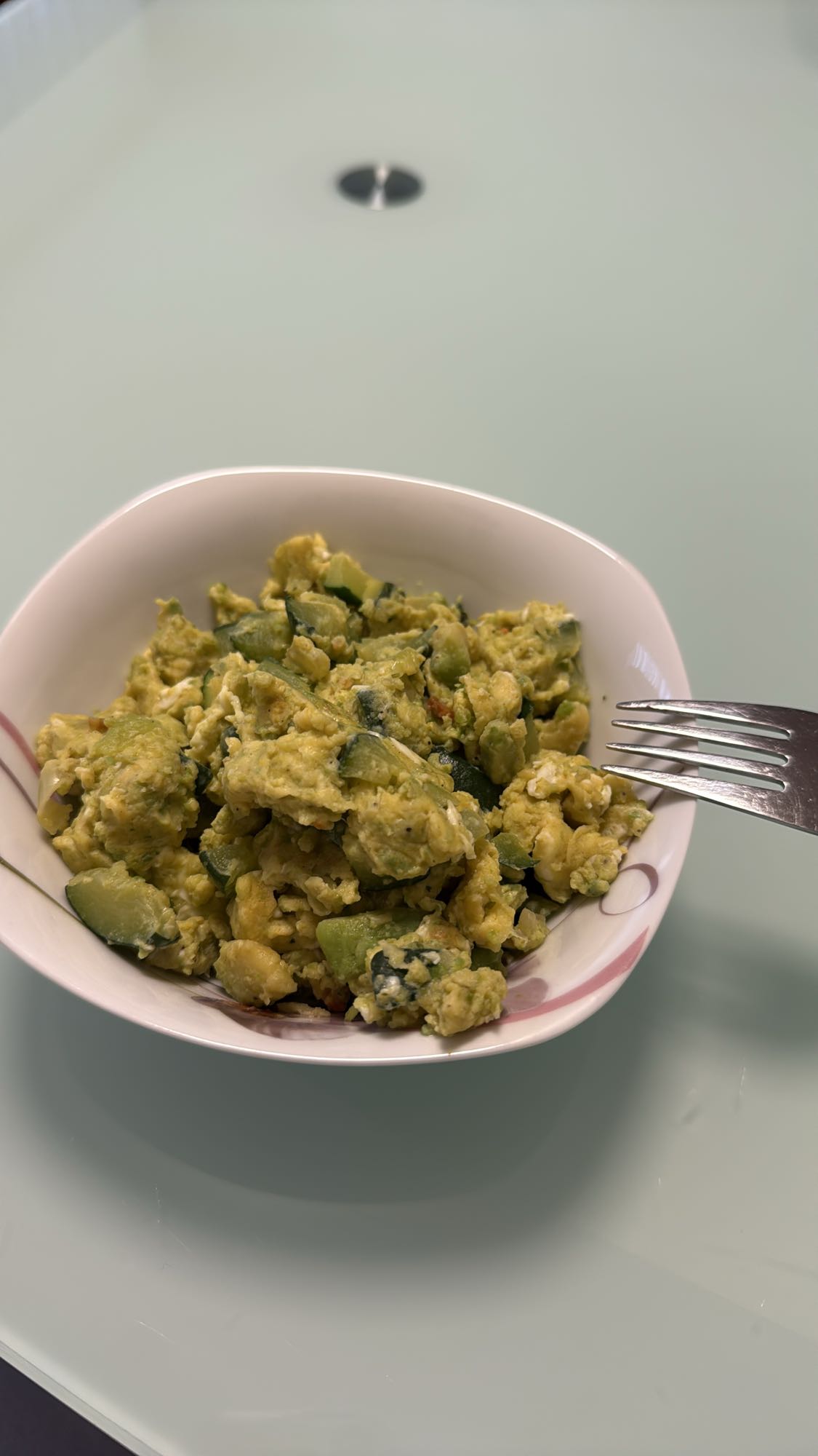 Scrambled eggs mit Zucchini