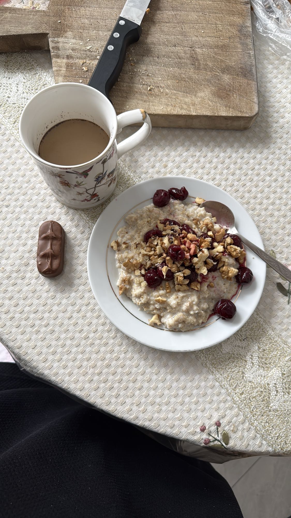 овсянка с орехами и вишней