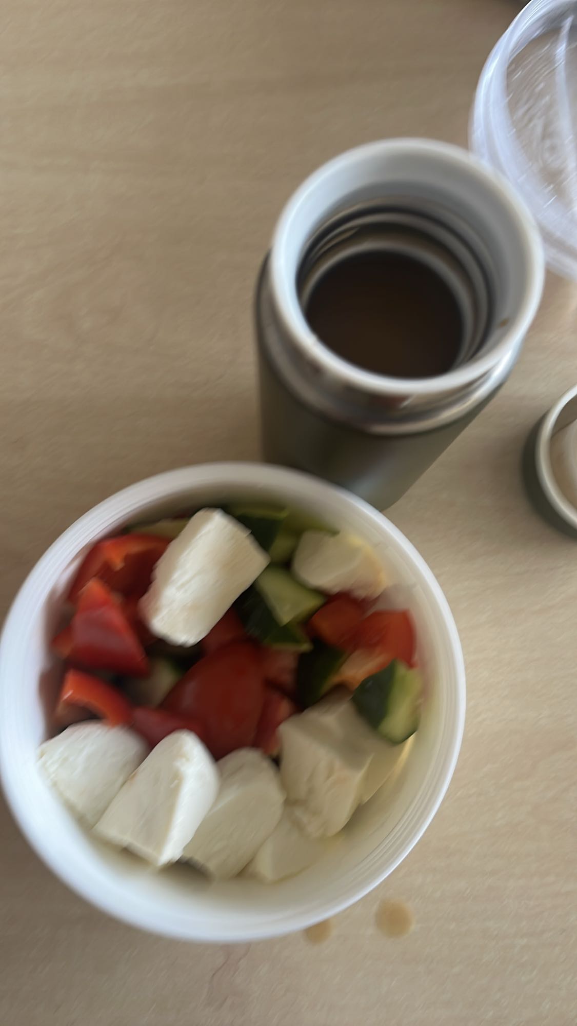 Mozzarella Salat & Kaffee