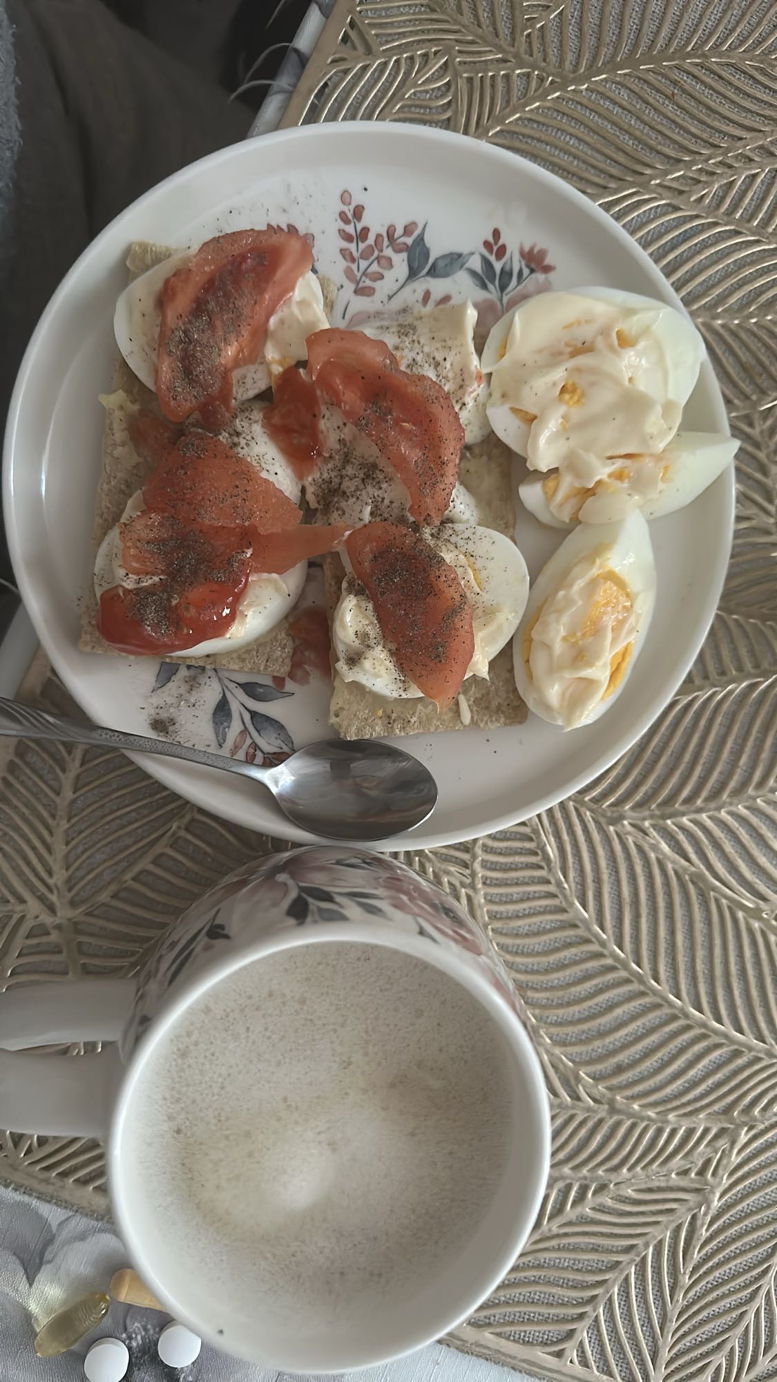 Jajka z chrupkim pieczywem