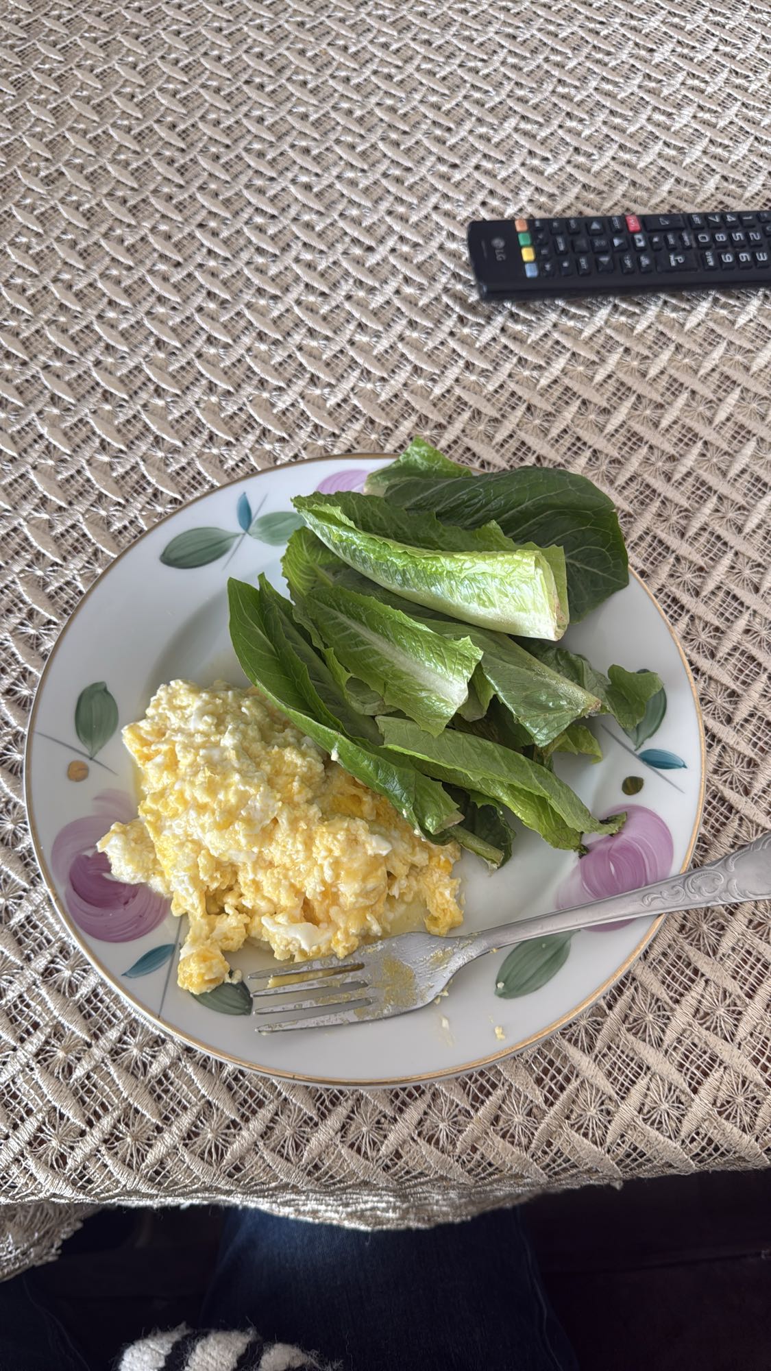 Scrambled eggs & greens