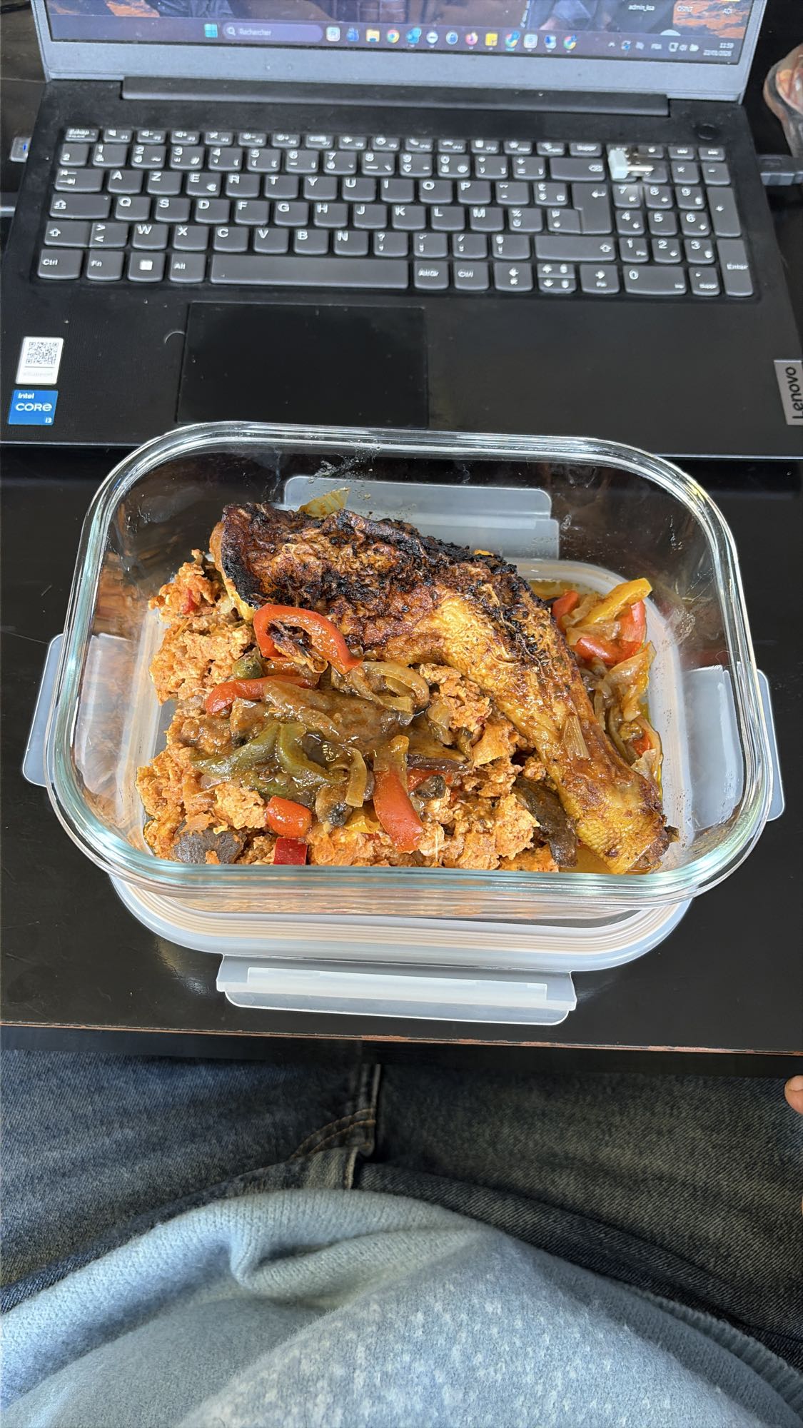 Poulet grillé et légumes sautés