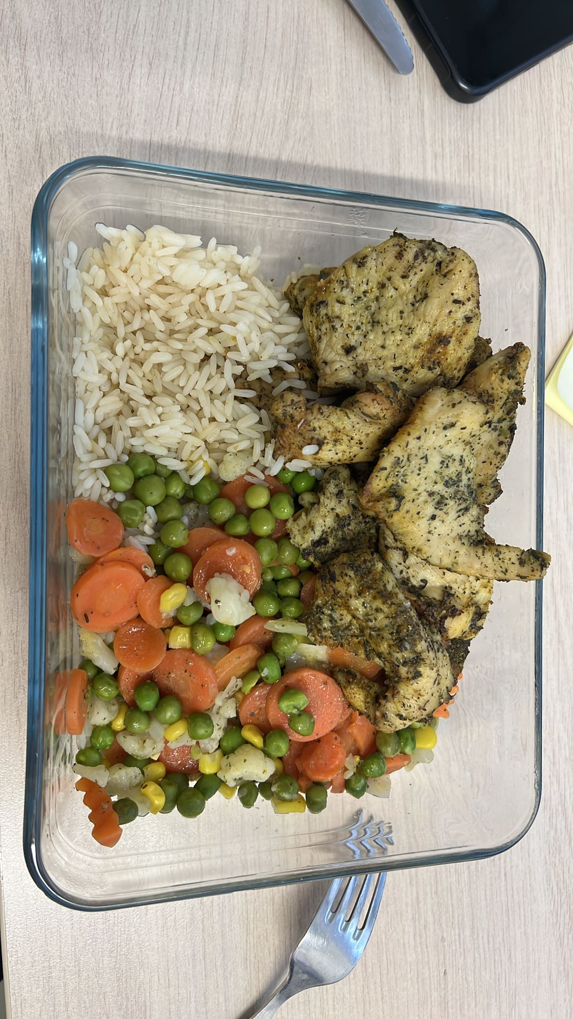 Kurczak z ryżem i warzywami