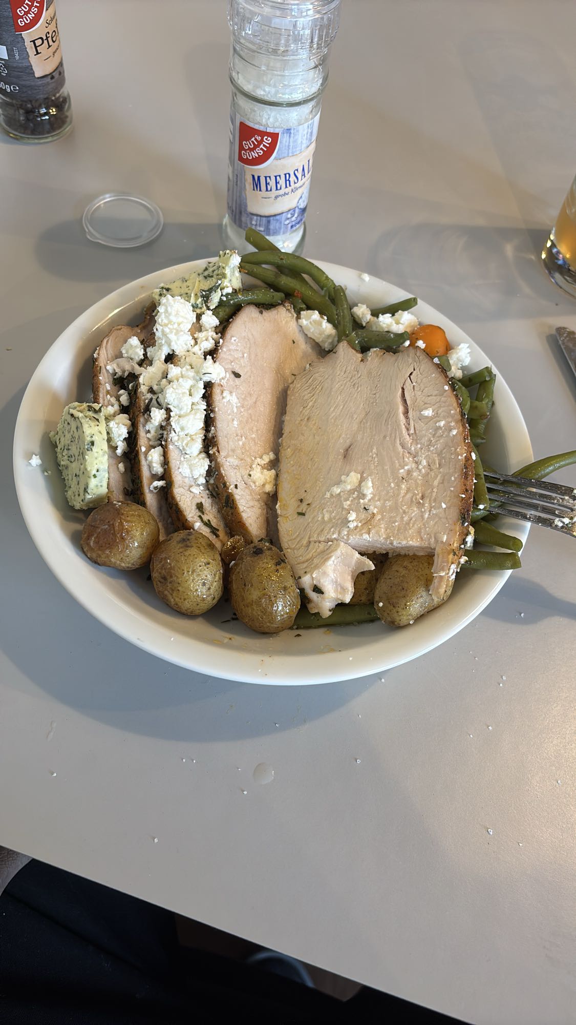 Dinde, pommes de terre, haricots