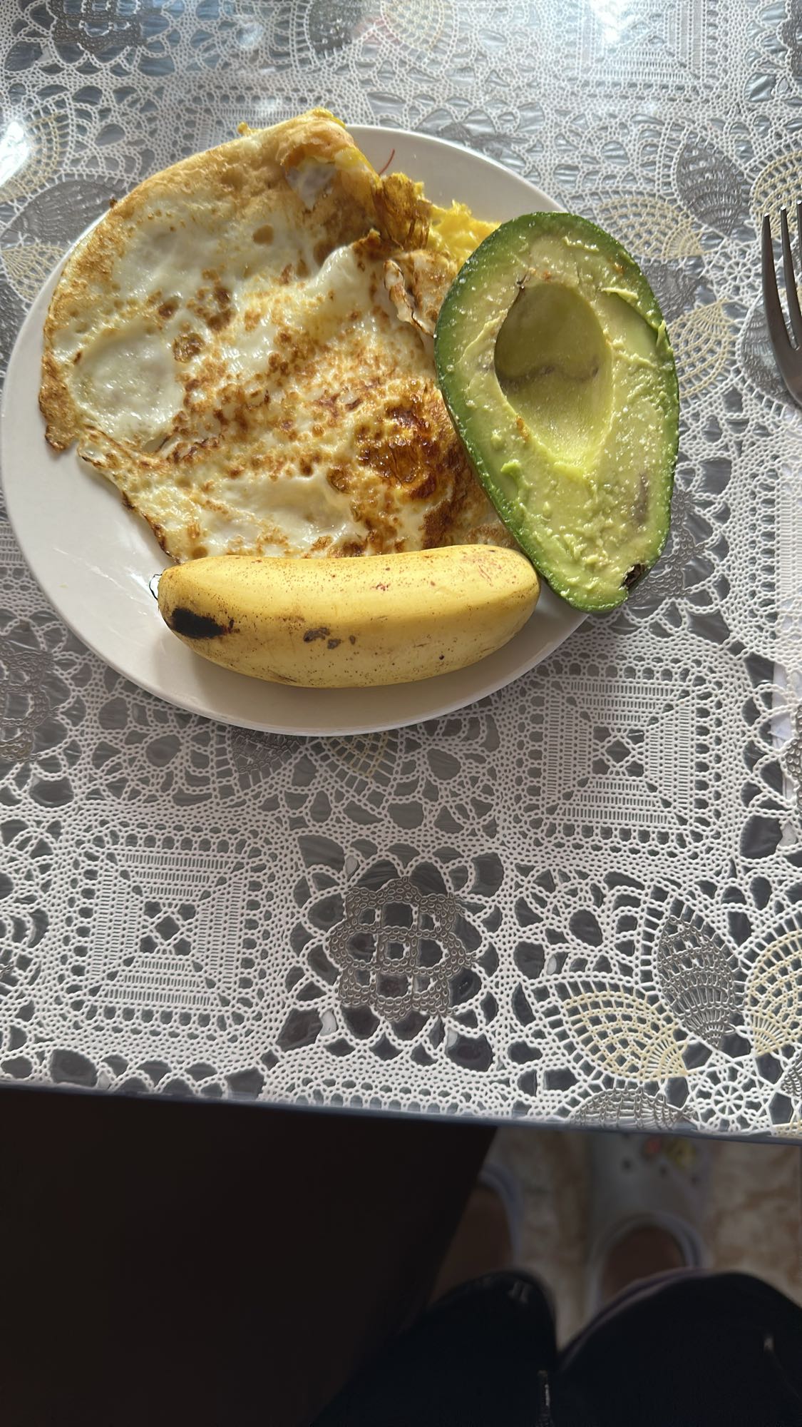 Desayuno con huevo y fruta