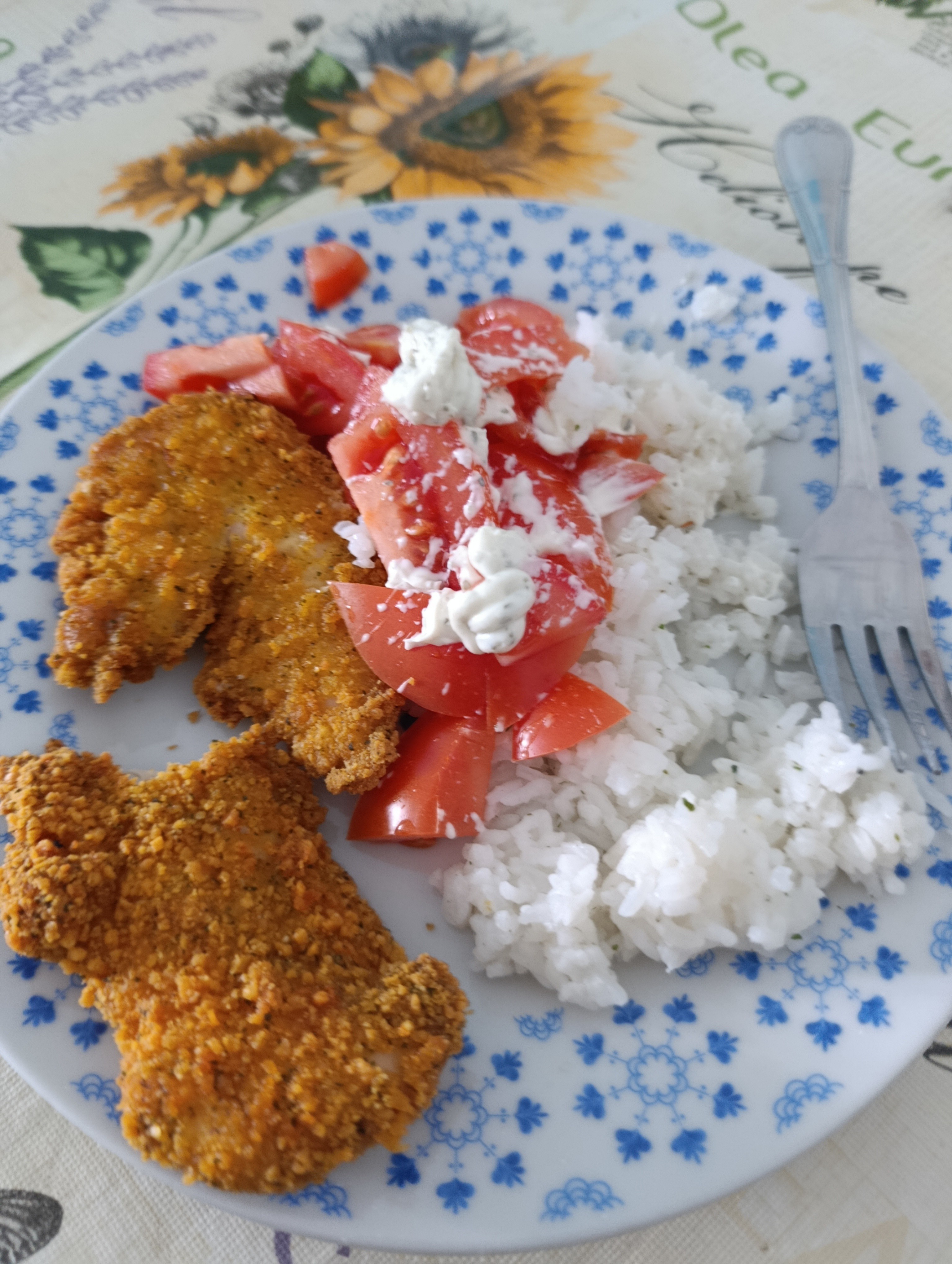 Pollo empanizado con arroz