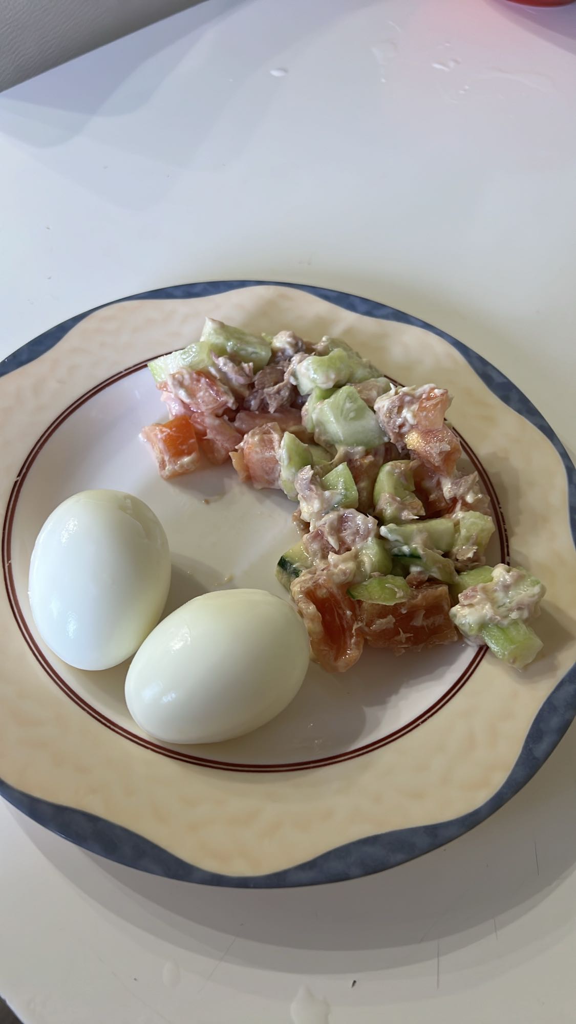 Oeufs durs et salade fraîche