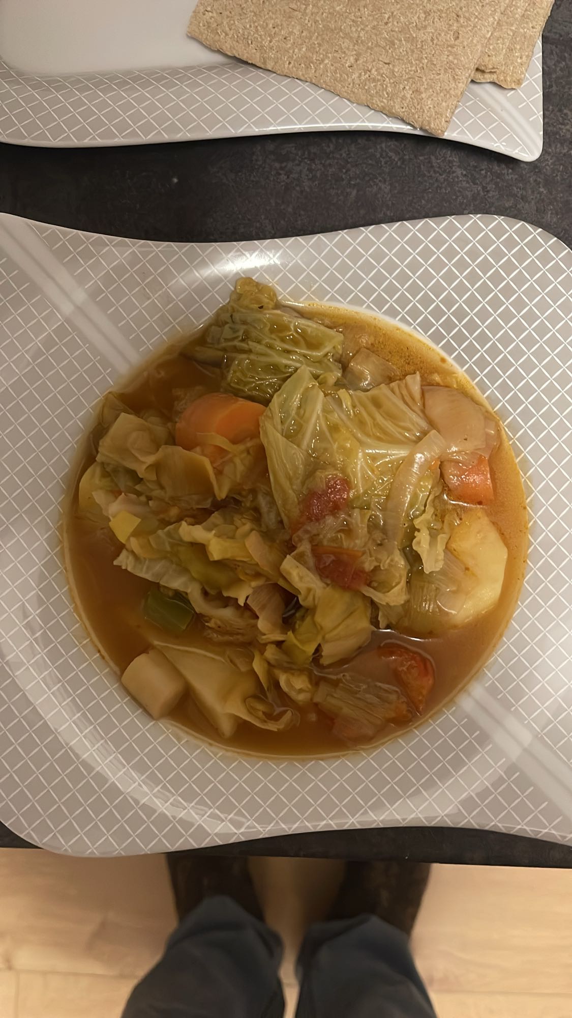 Soupe de légumes et pain croustillant