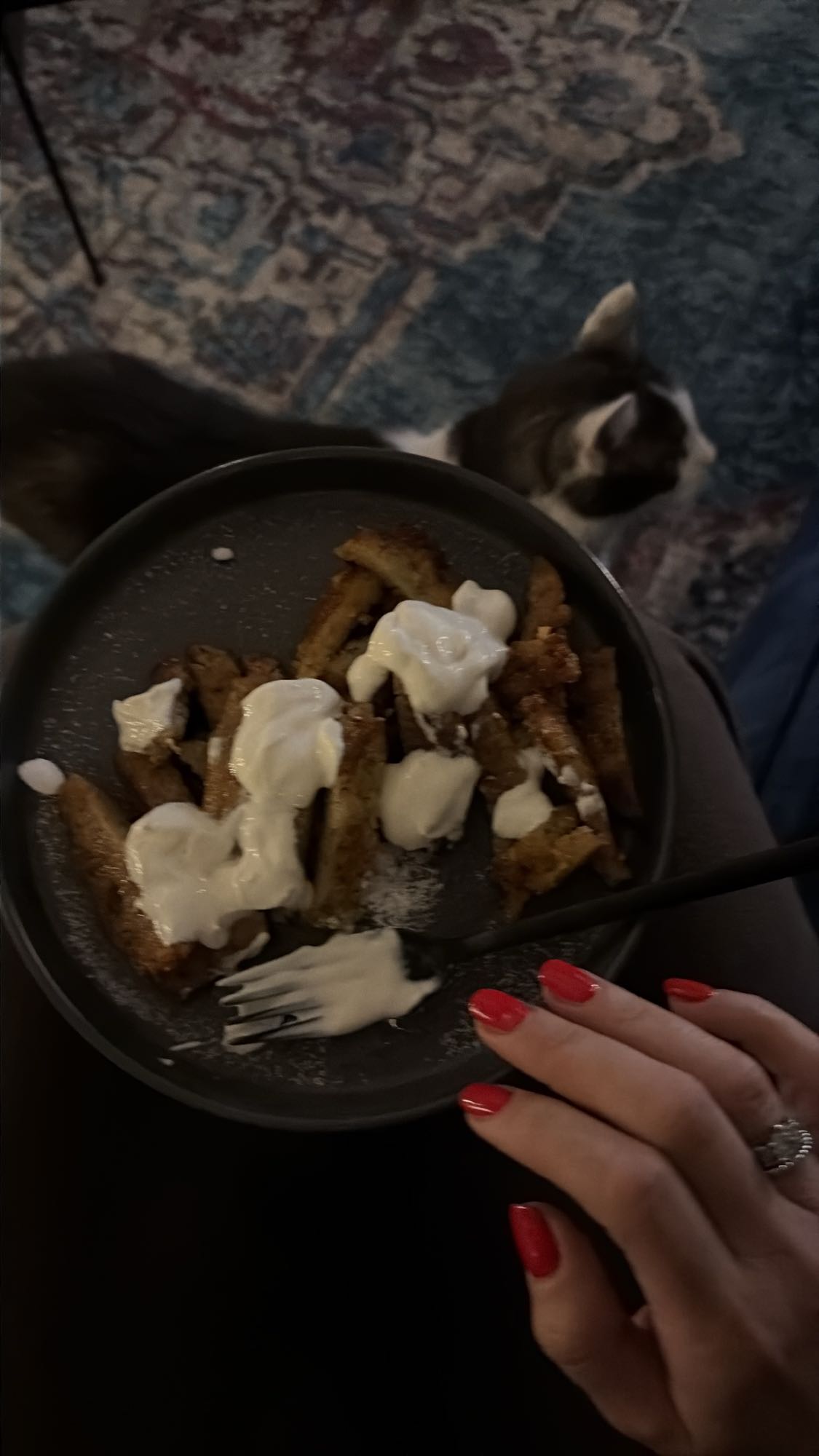 smażony chleb z jogurtem