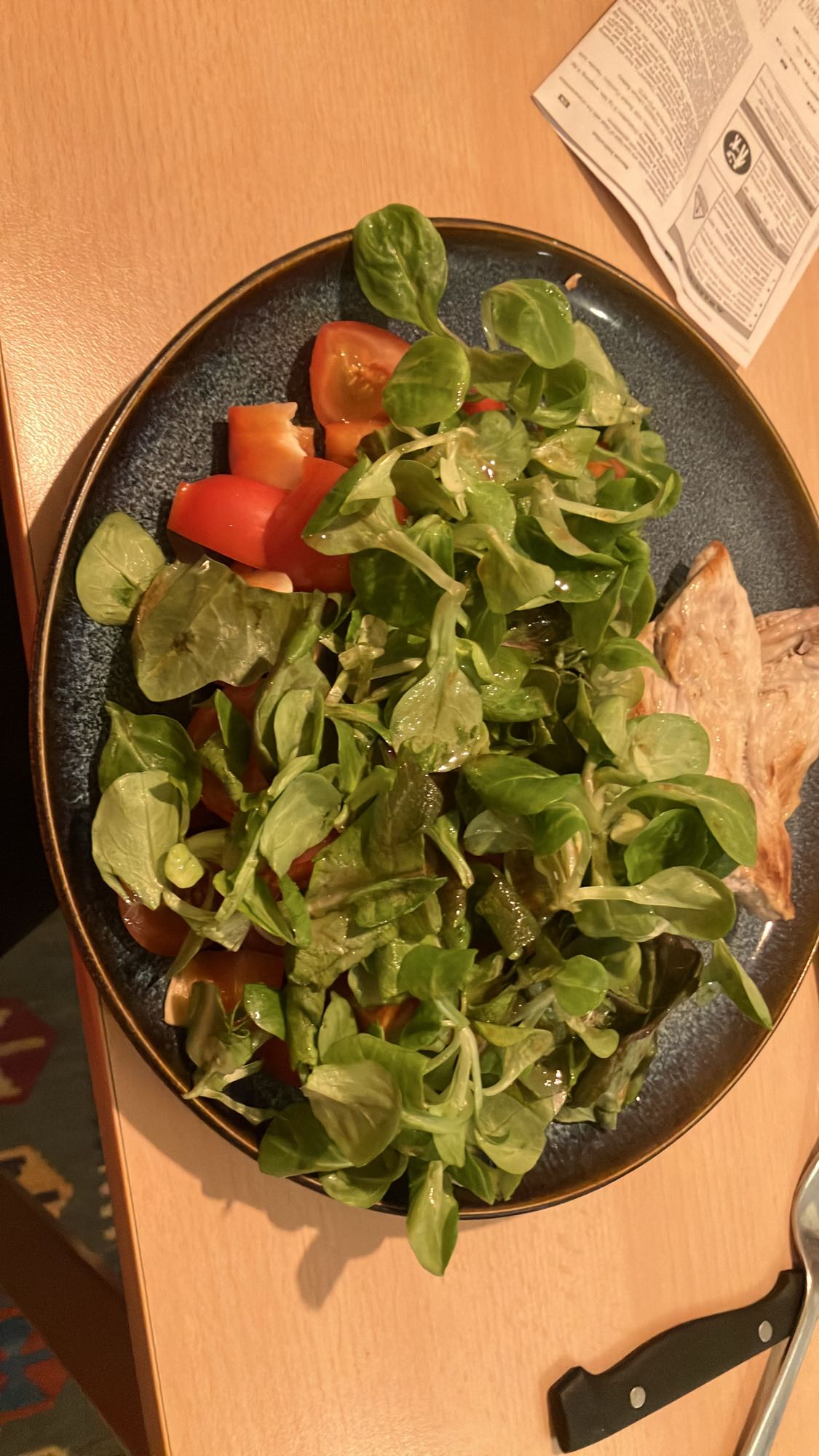 Salada com frango grelhado