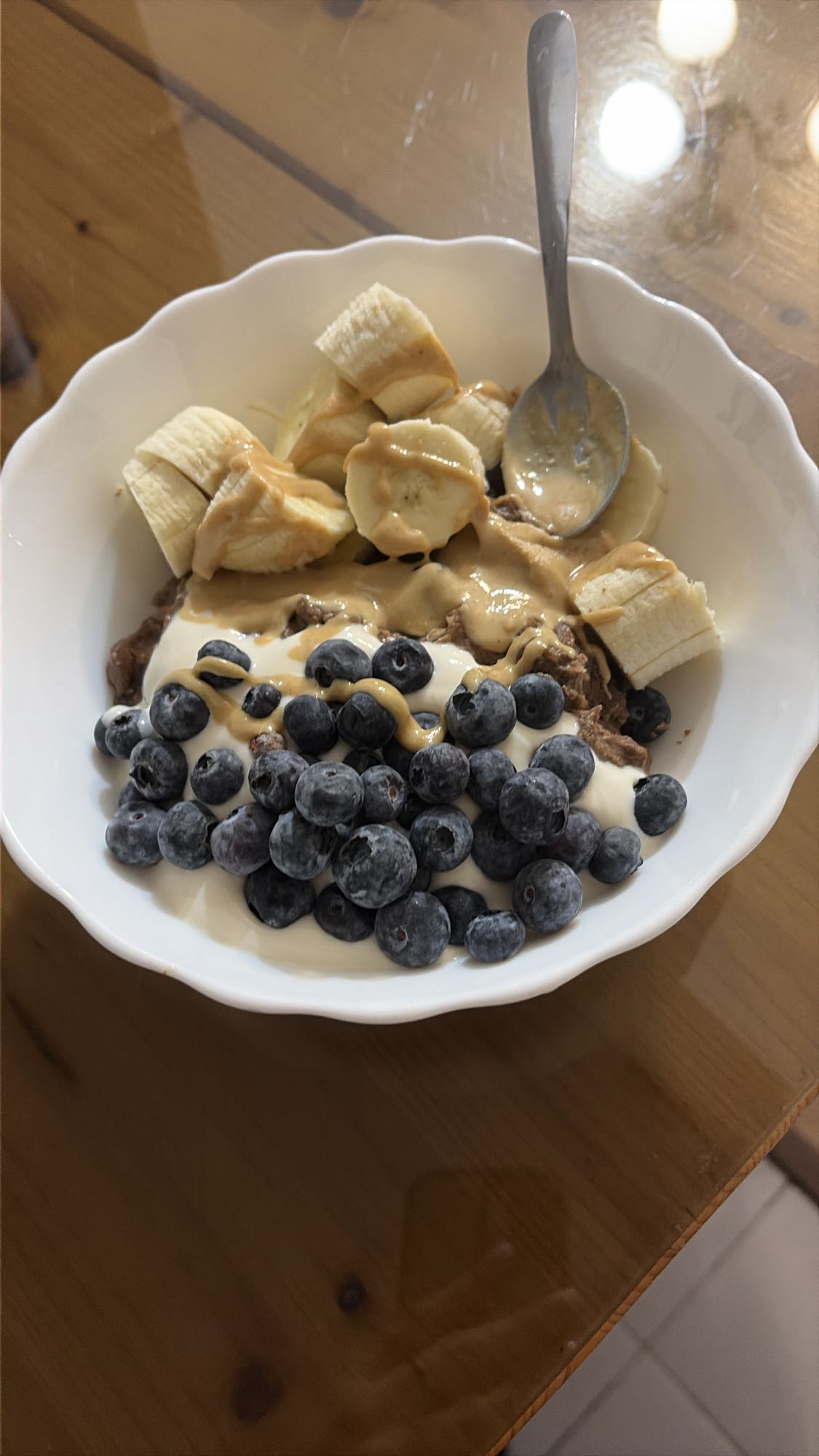 Terci de ovăz proteic cu fructe și ciocolată neagră