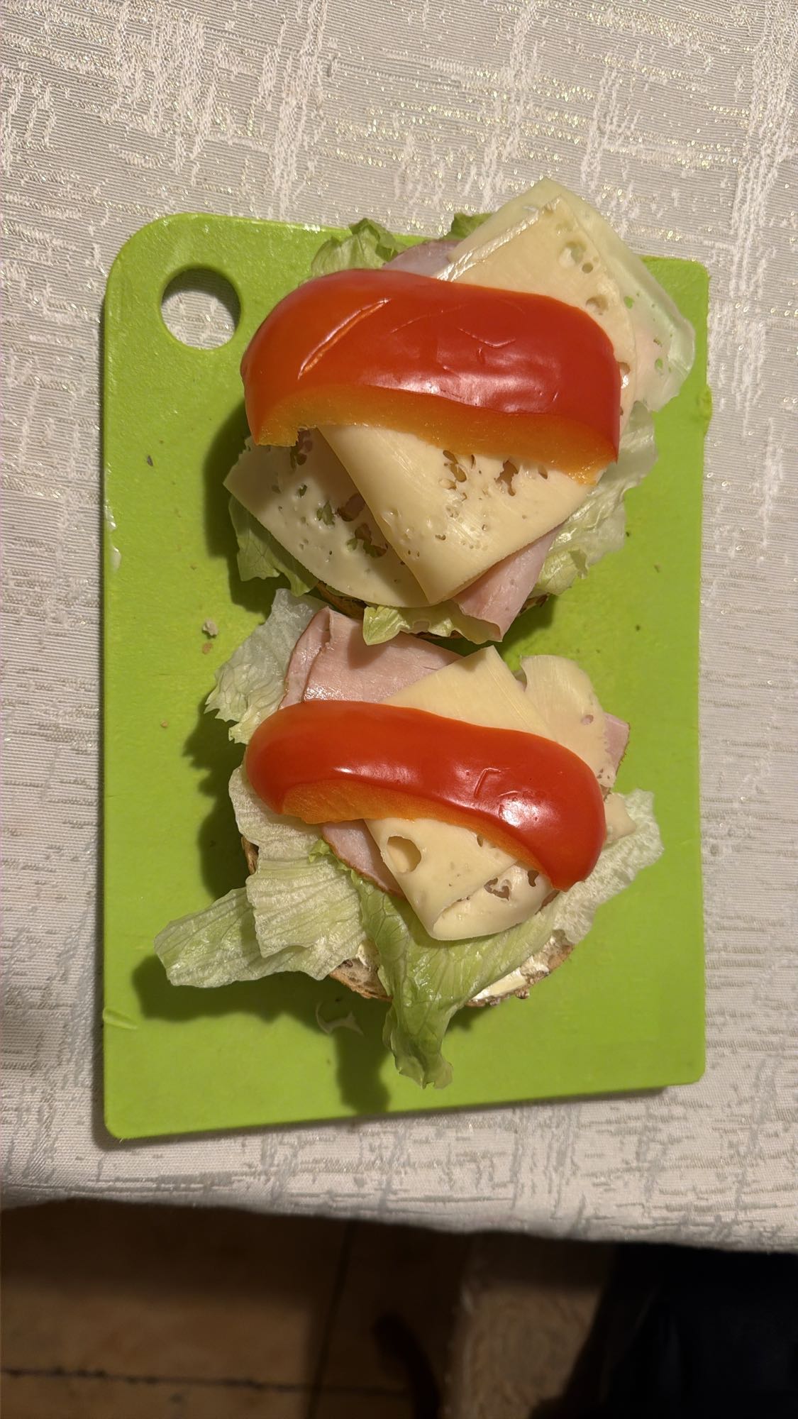 Kanapki z szynką i serem