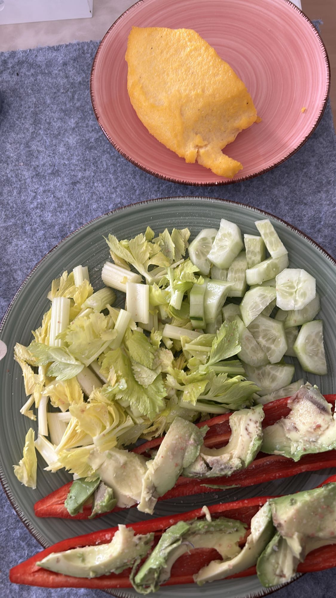 Ensalada fresca y polenta