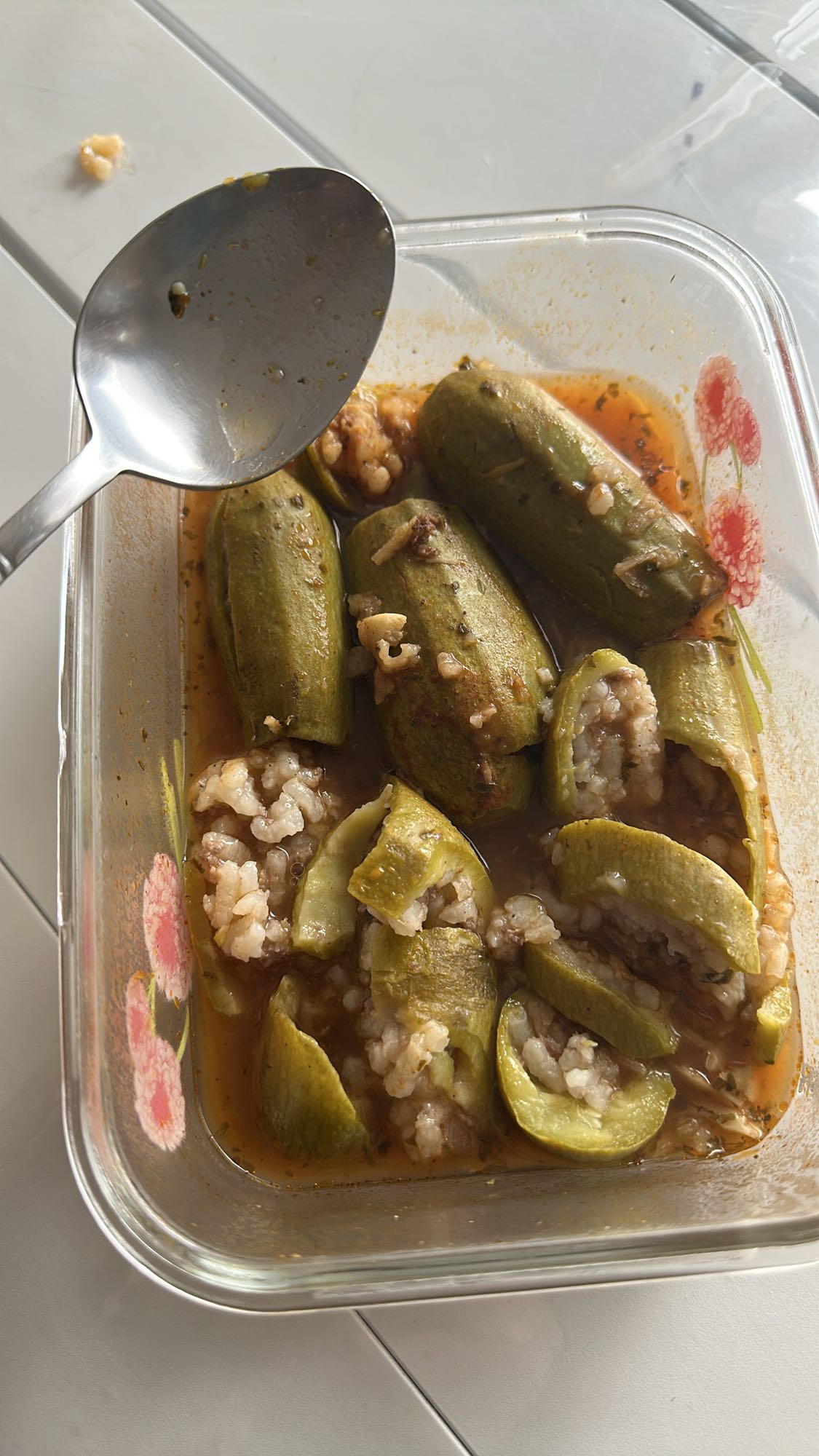 Stuffed zucchini with rice