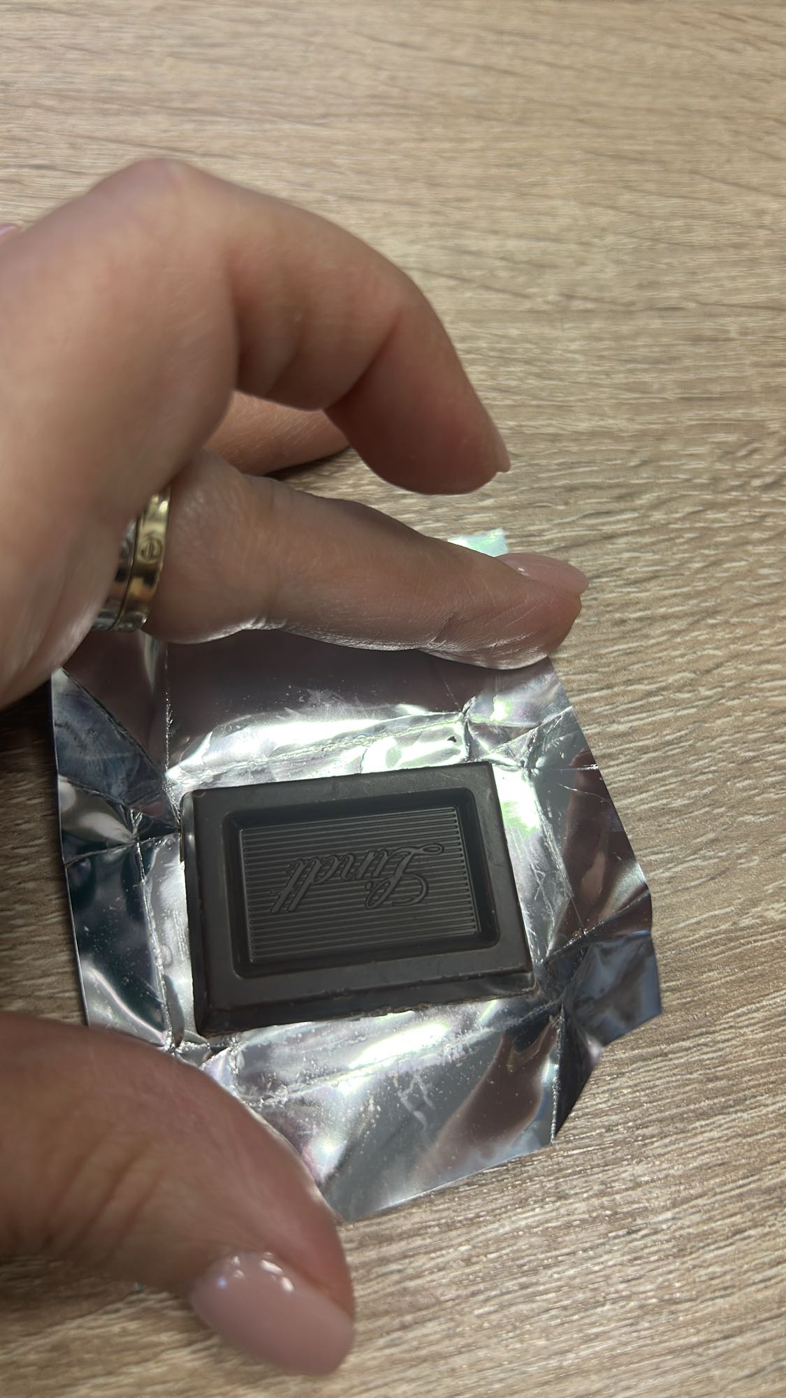 Pătrățel de ciocolată neagră