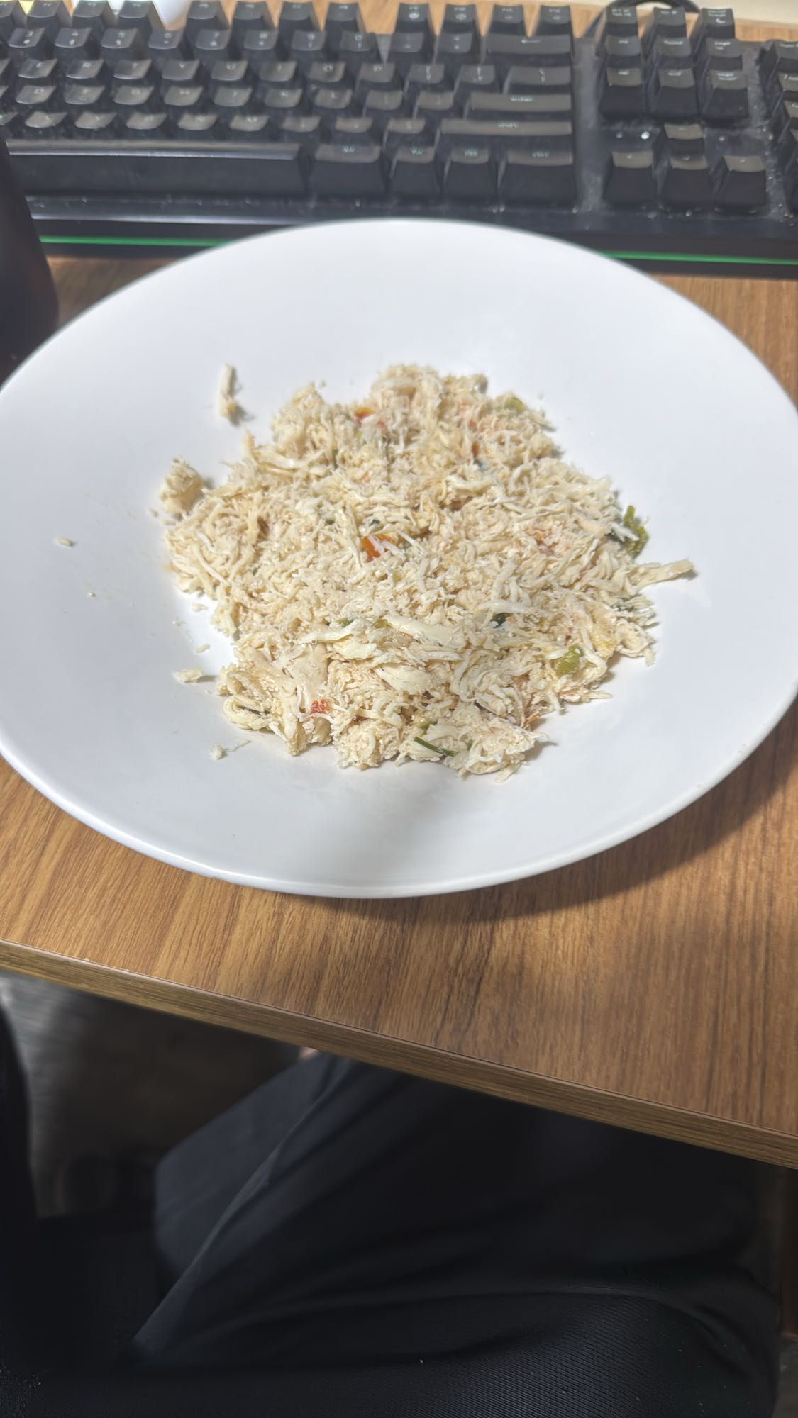 Frango desfiado com legumes