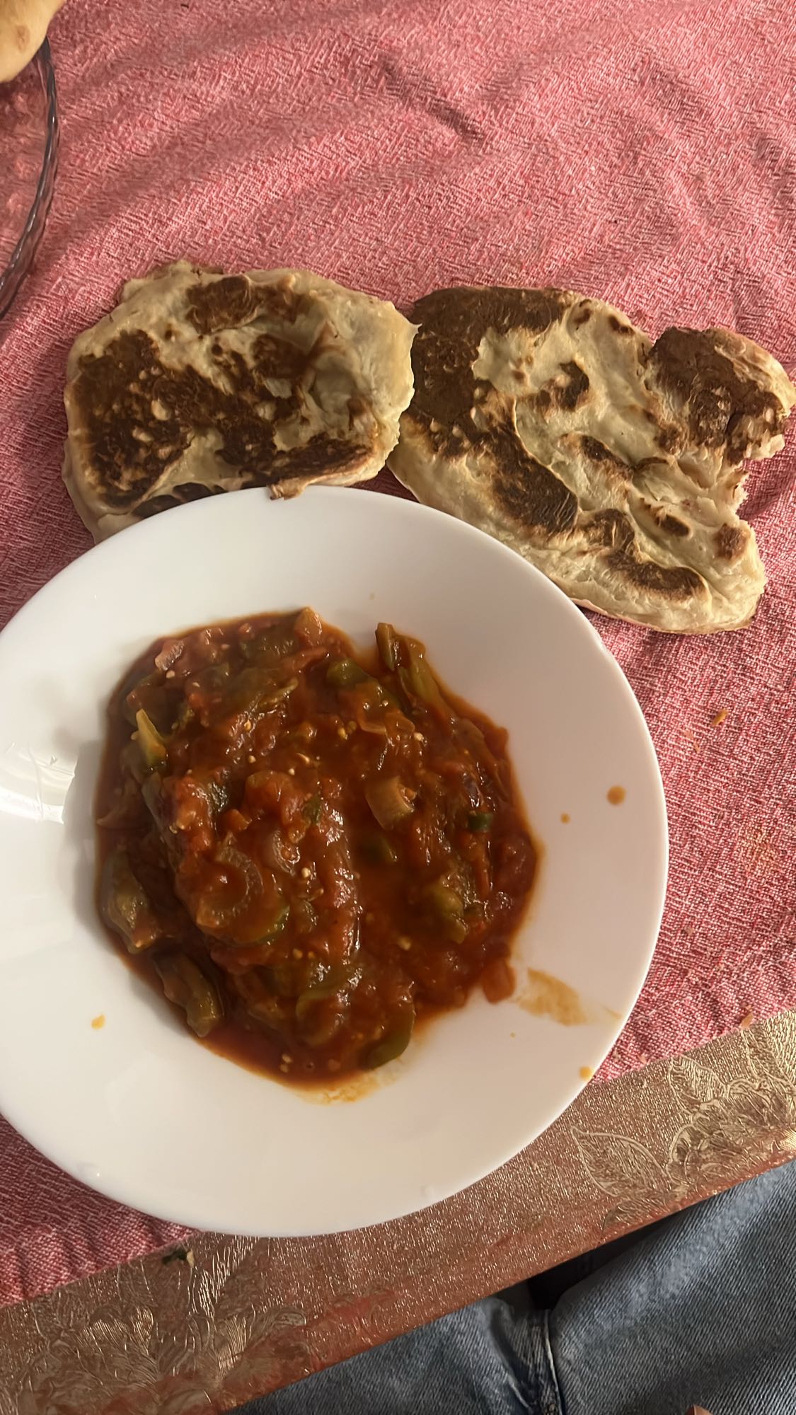 Flatbread with veggie stew