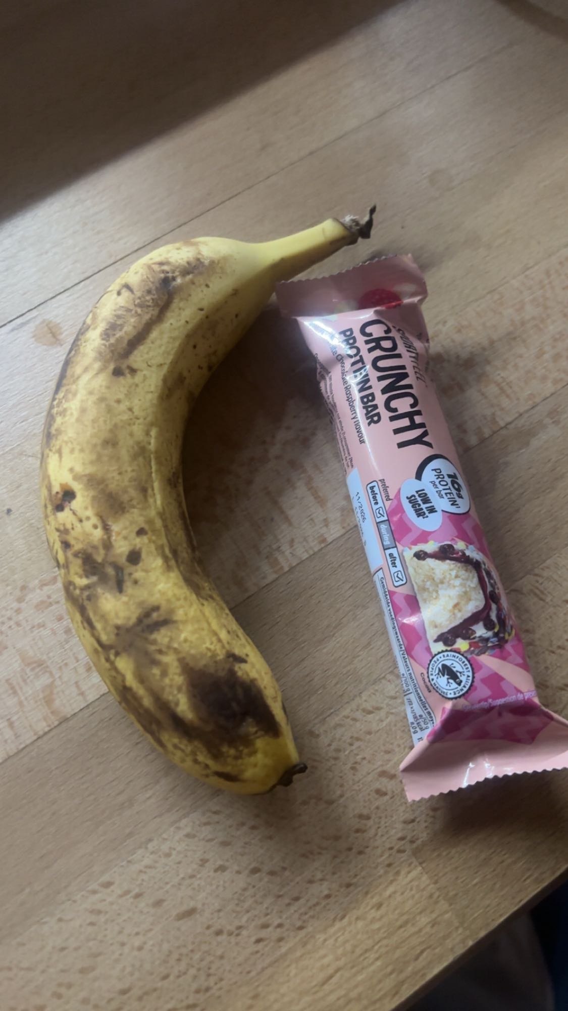 Banane et barre protéinée