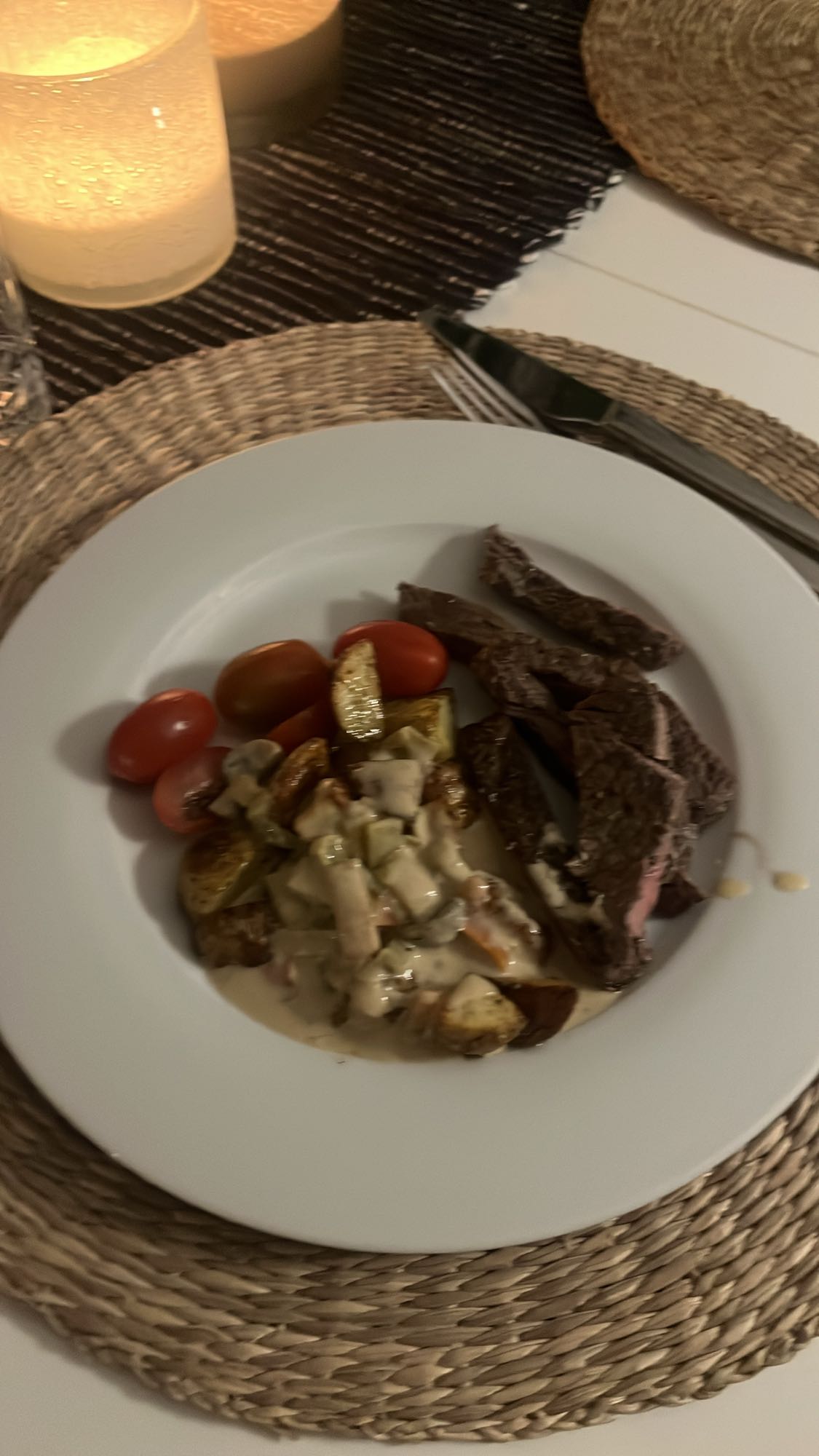 Biff med potatis och sås