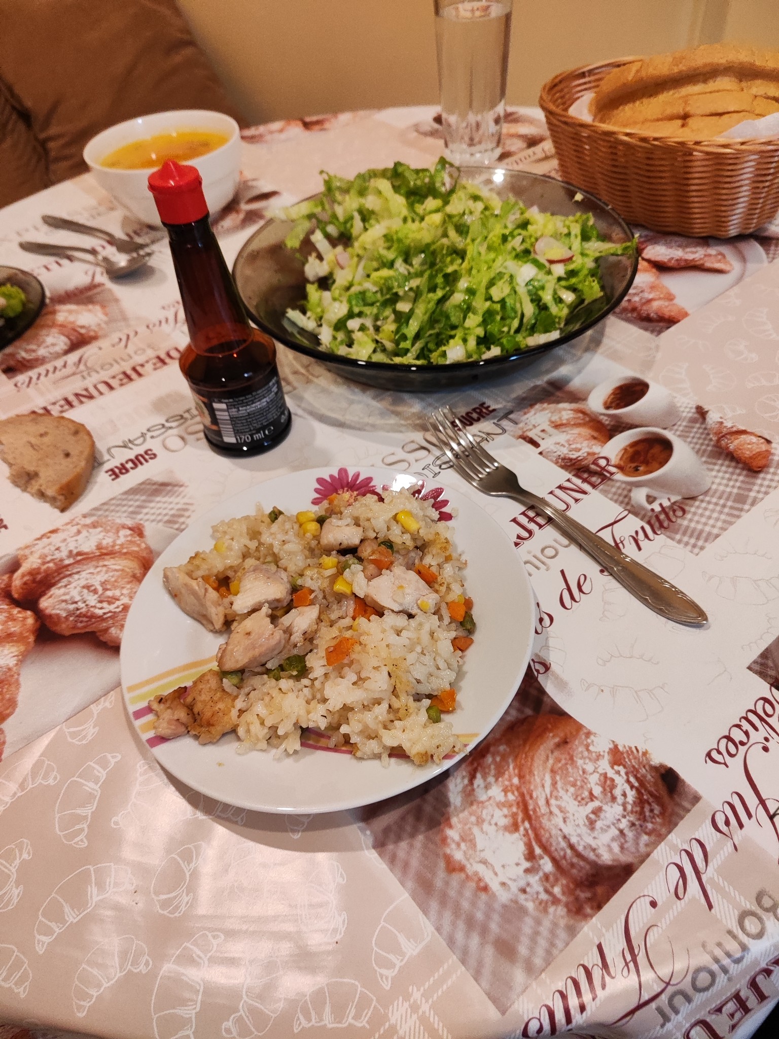 Chicken rice with salad