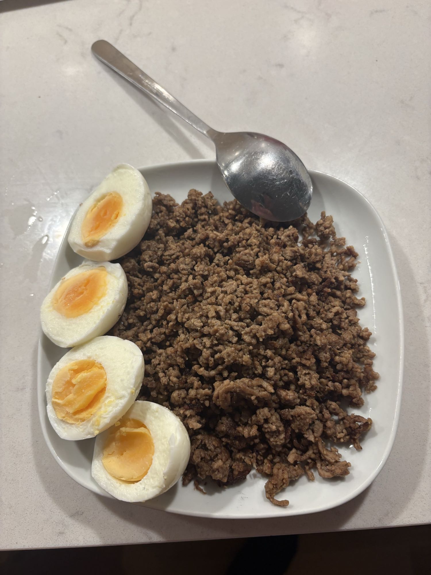 Köttfärs med kokta ägg