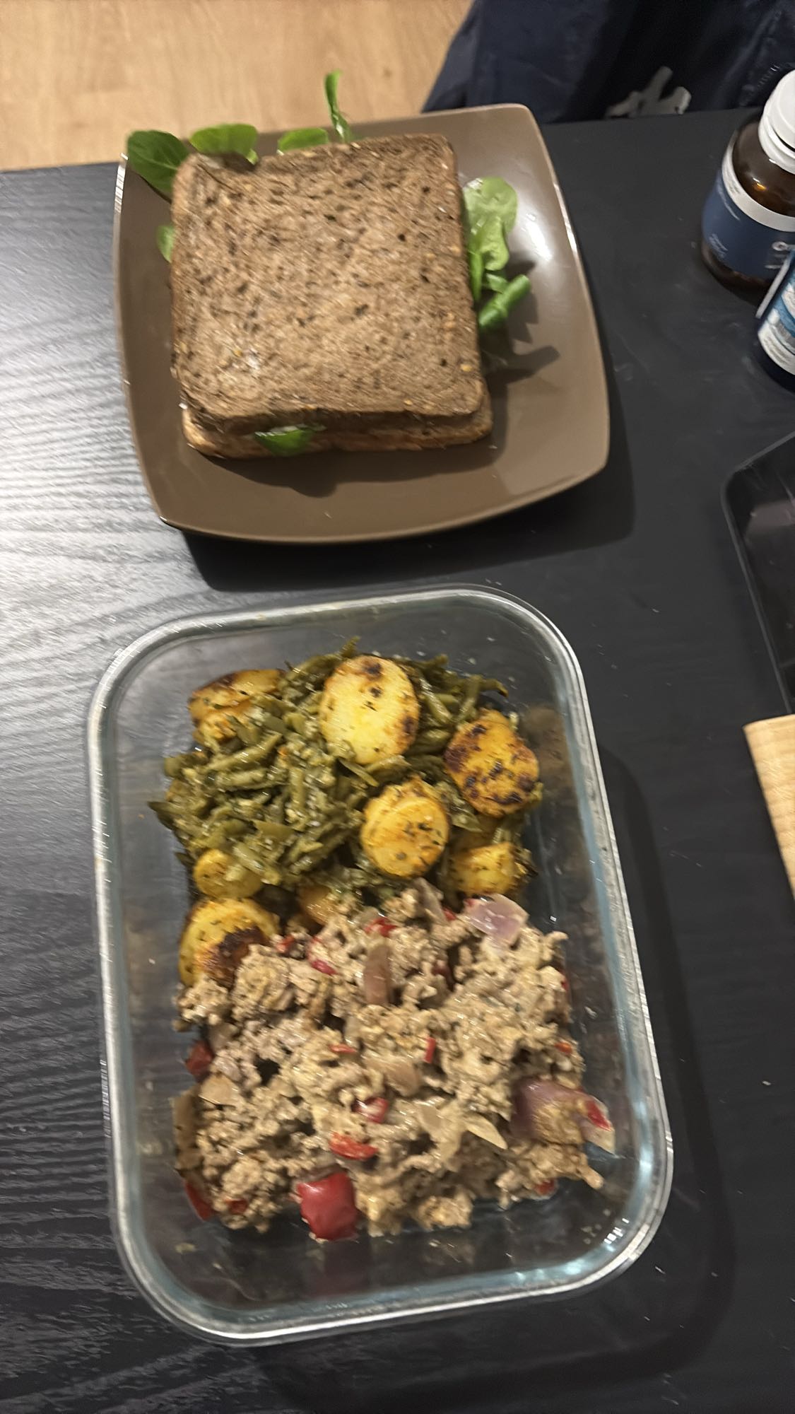 Sandwich et plat mixte