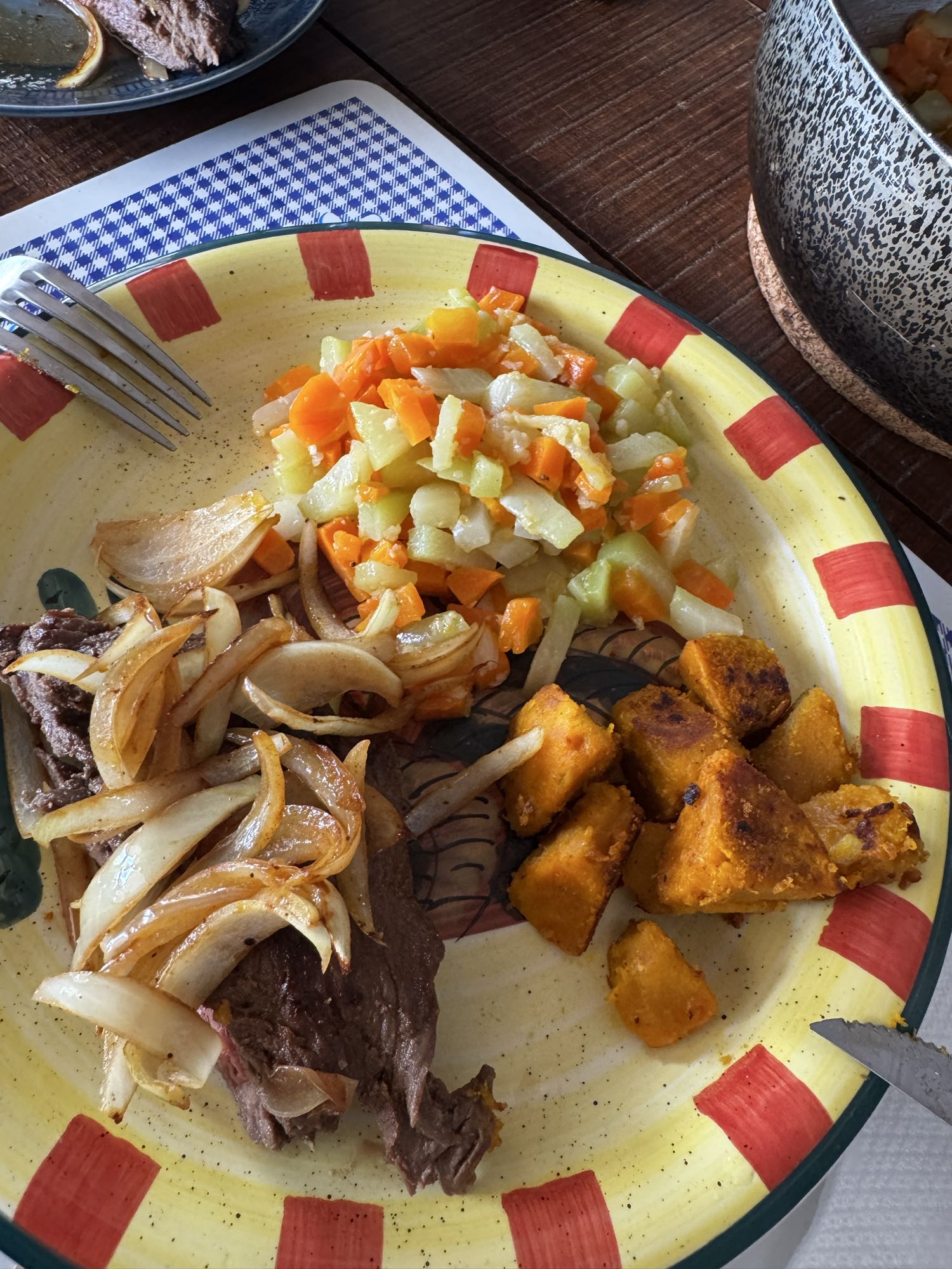Carne con verduras y calabaza