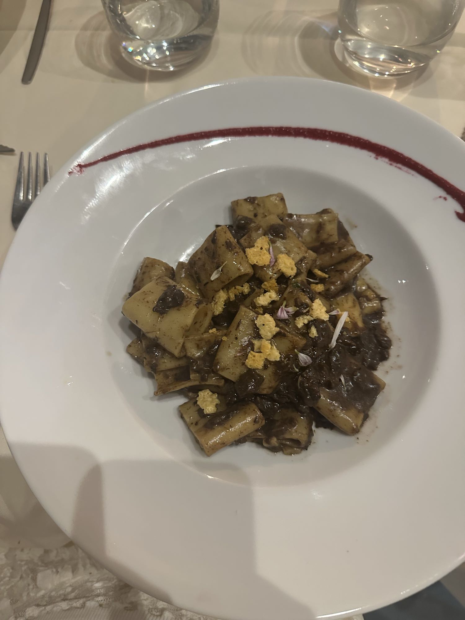 Pasta con ragú de hongos