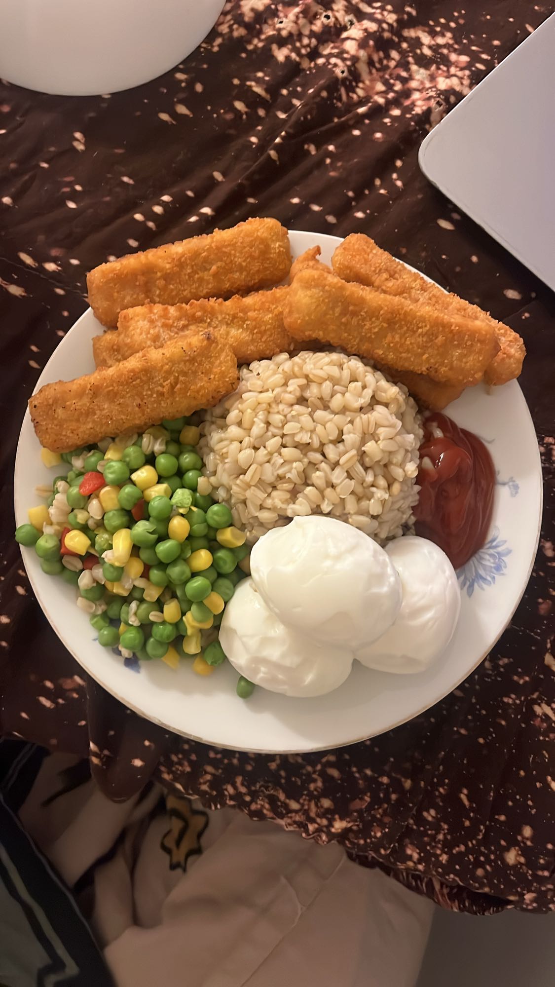 Fish sticks with eggs & grains