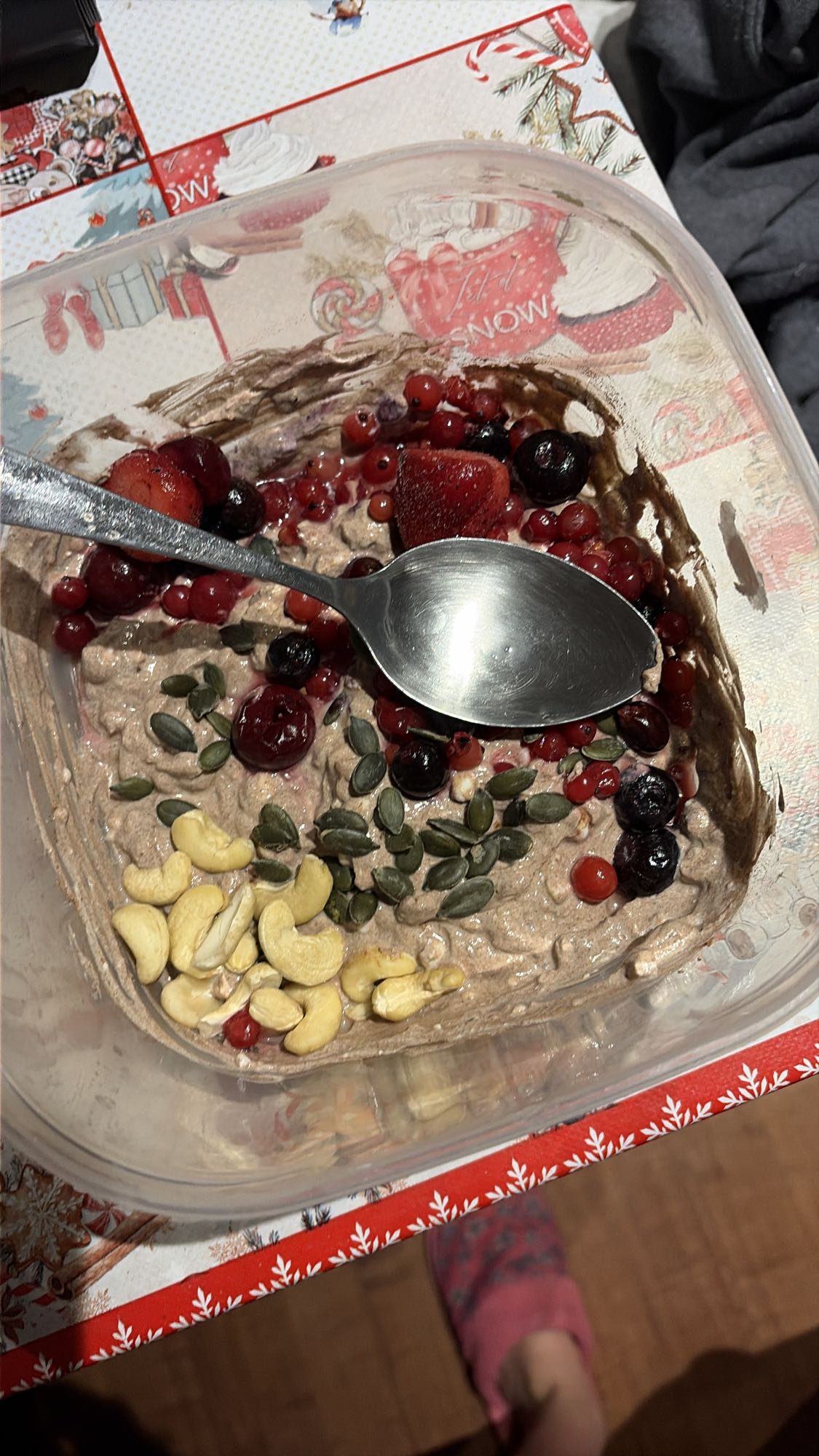 Gustare proteică cu brânză cottage și fructe de pădure