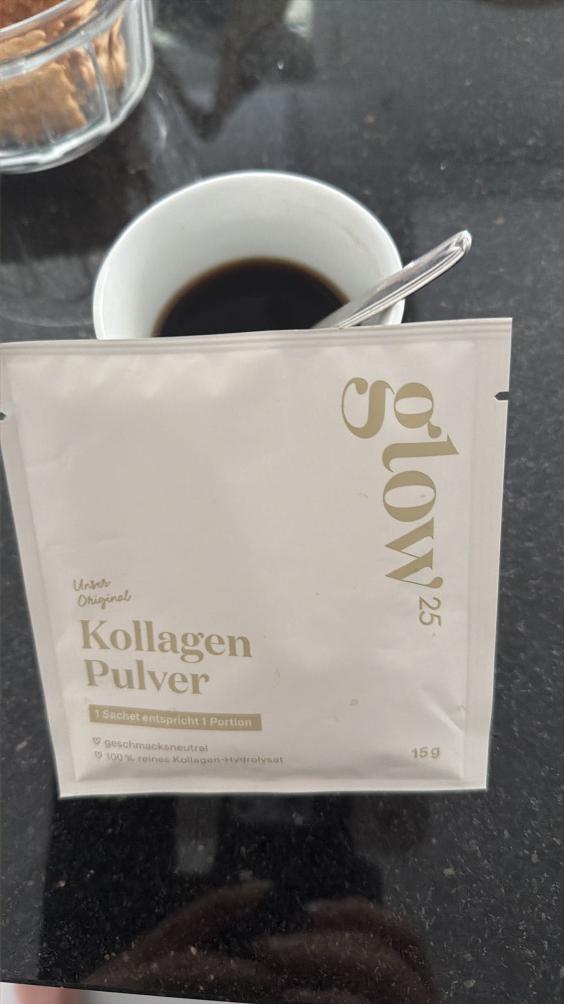 Kaffee mit Kollagenpulver