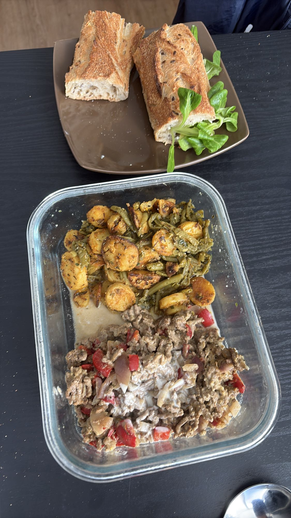 Boeuf, légumes, pain