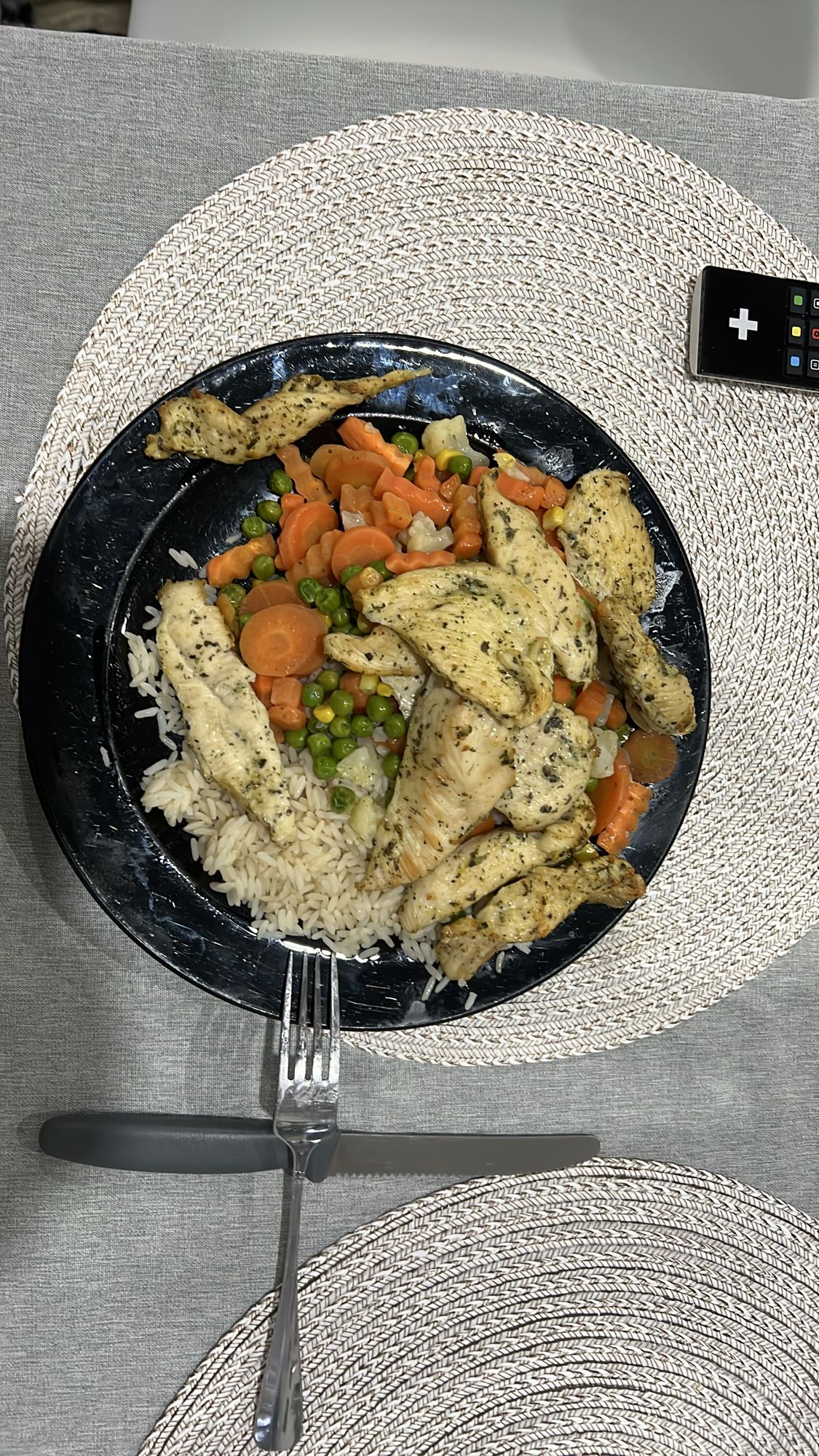 Kurczak z ryżem i warzywami