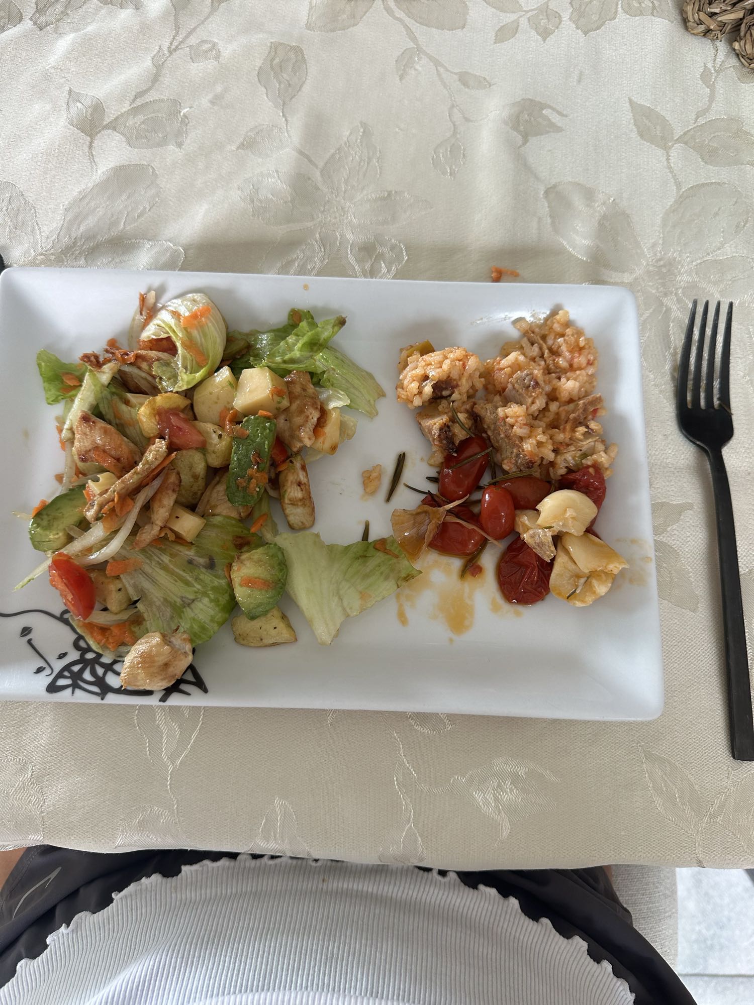 Ensalada y arroz mixto