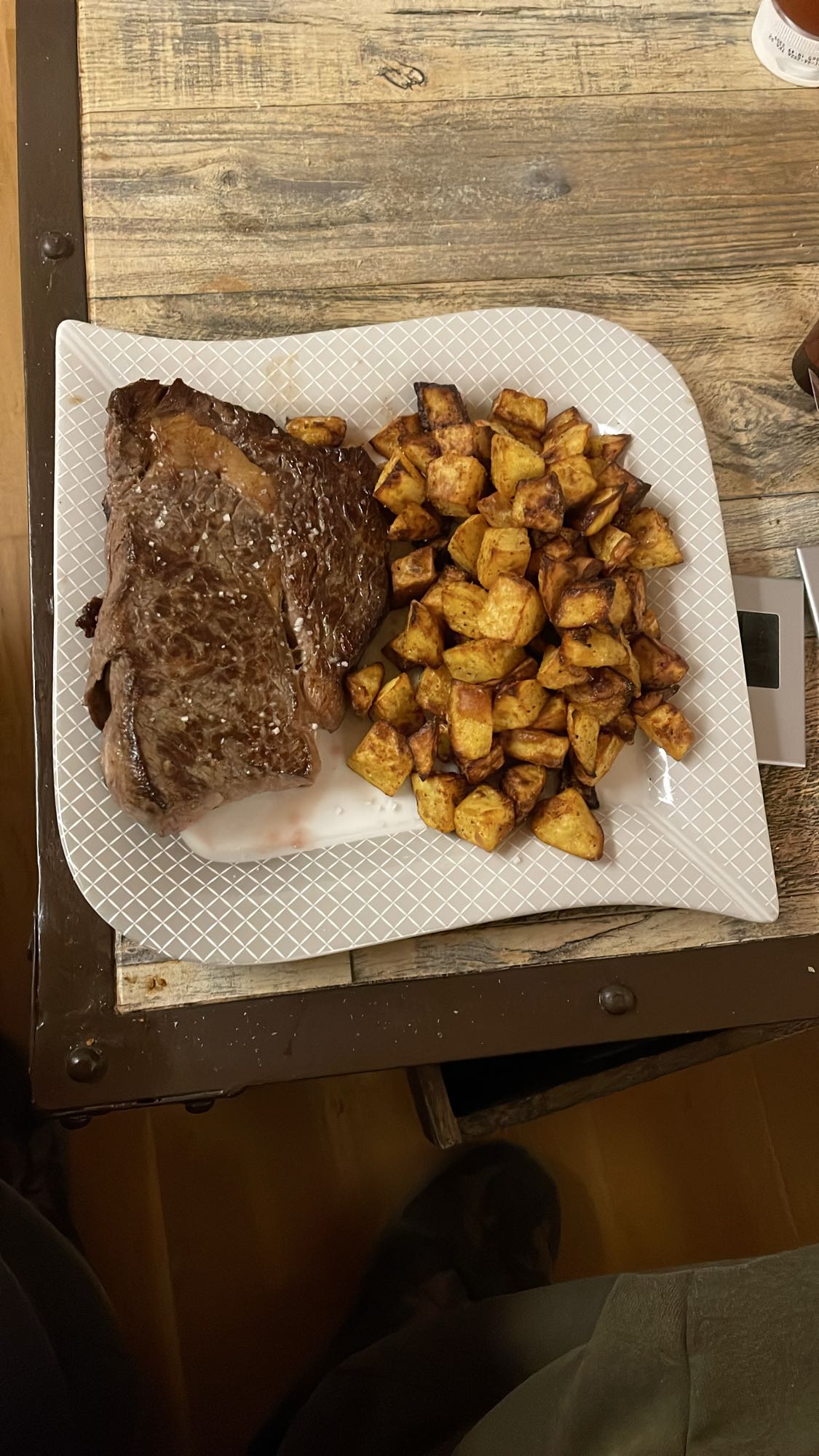 Steak et pommes rôties