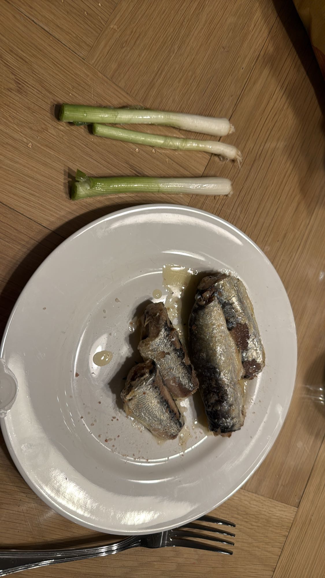 Sardines and green onions