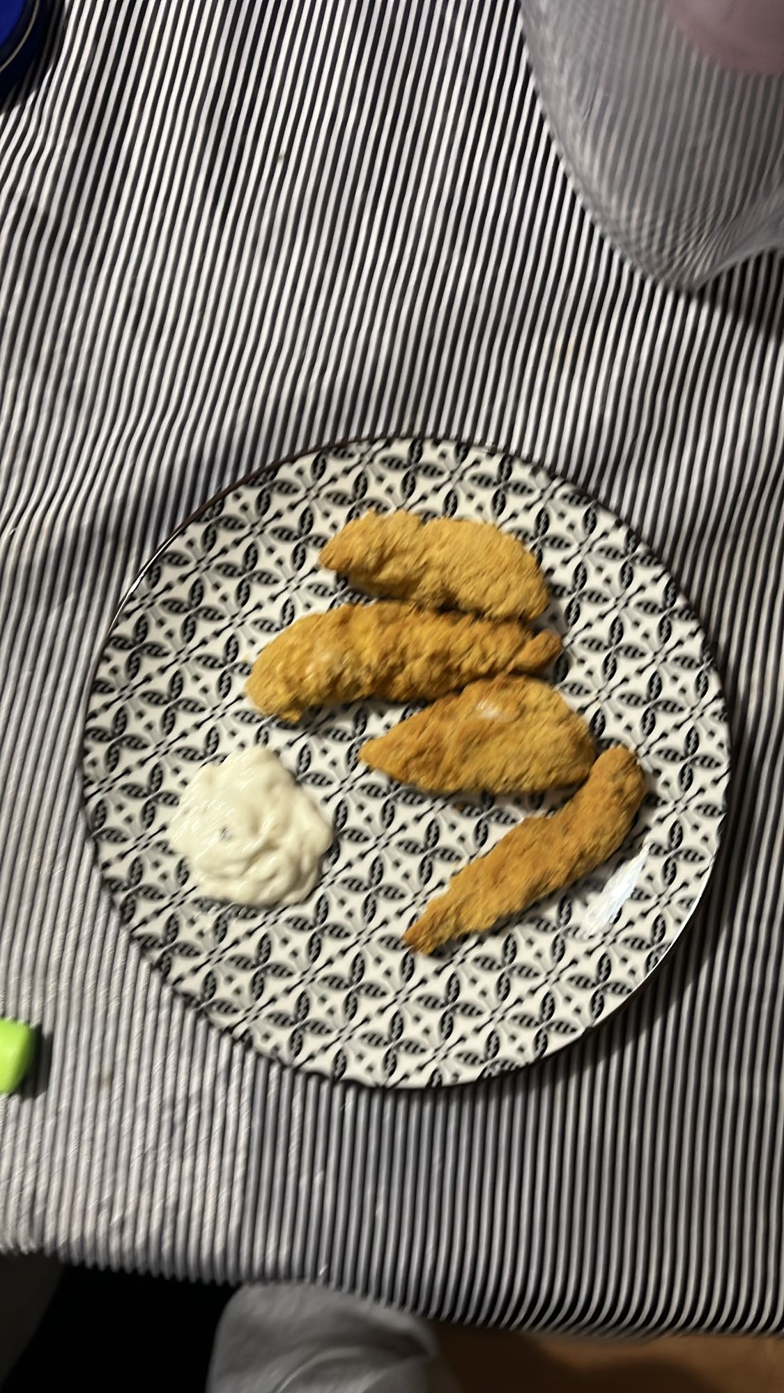 Пилешки хапки с сос