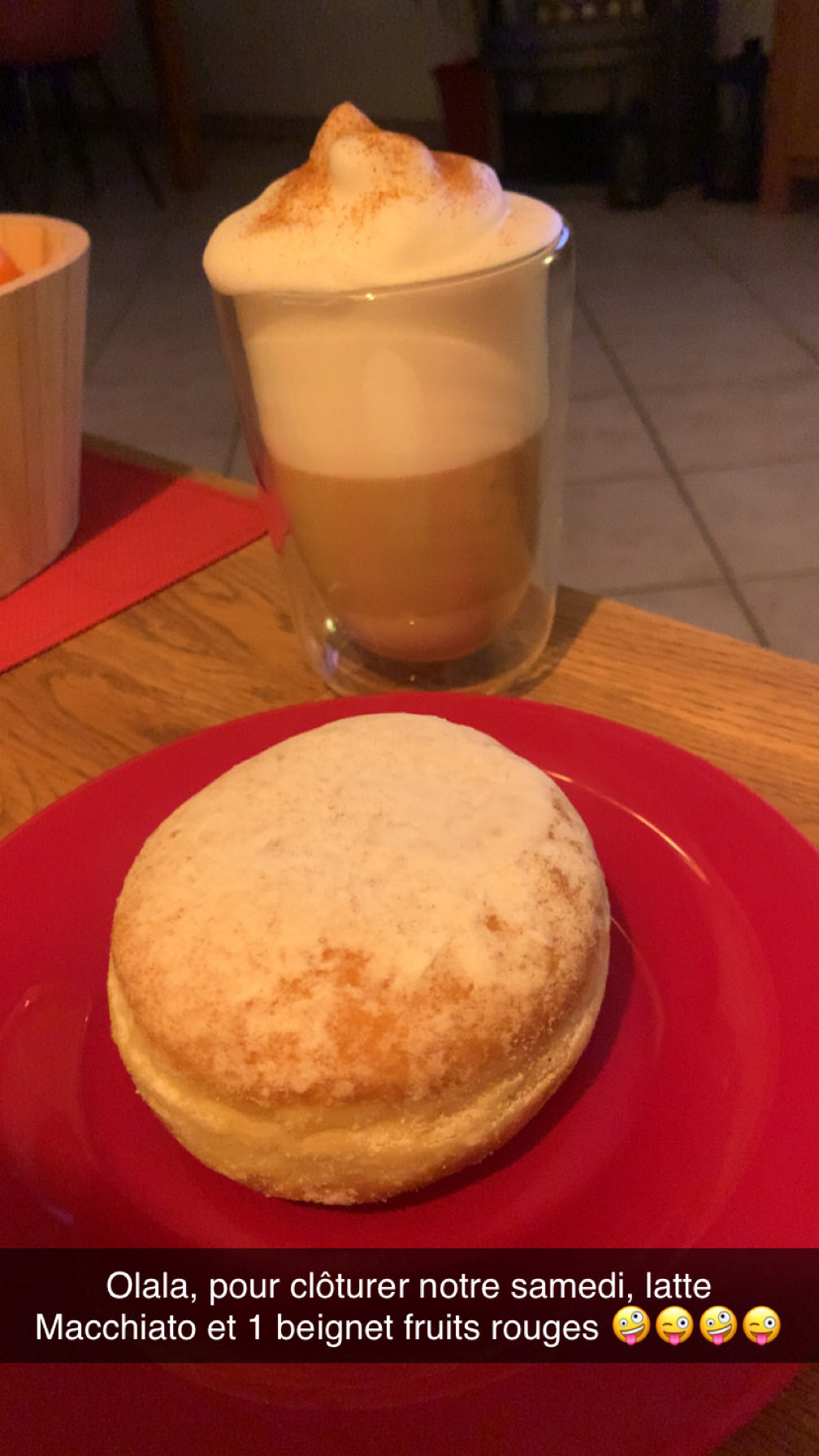 Latte macchiato et beignet