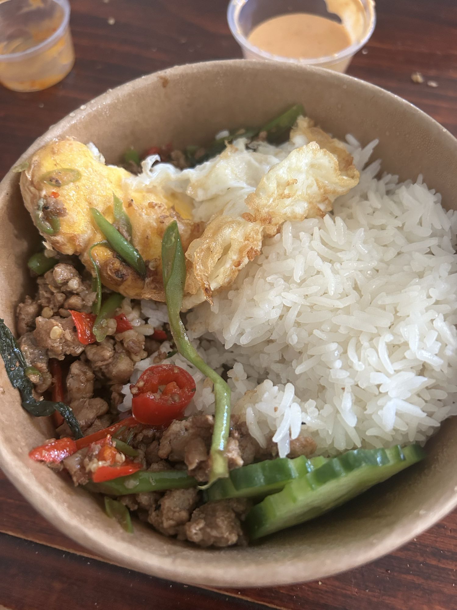 Riz sauté au porc et œuf