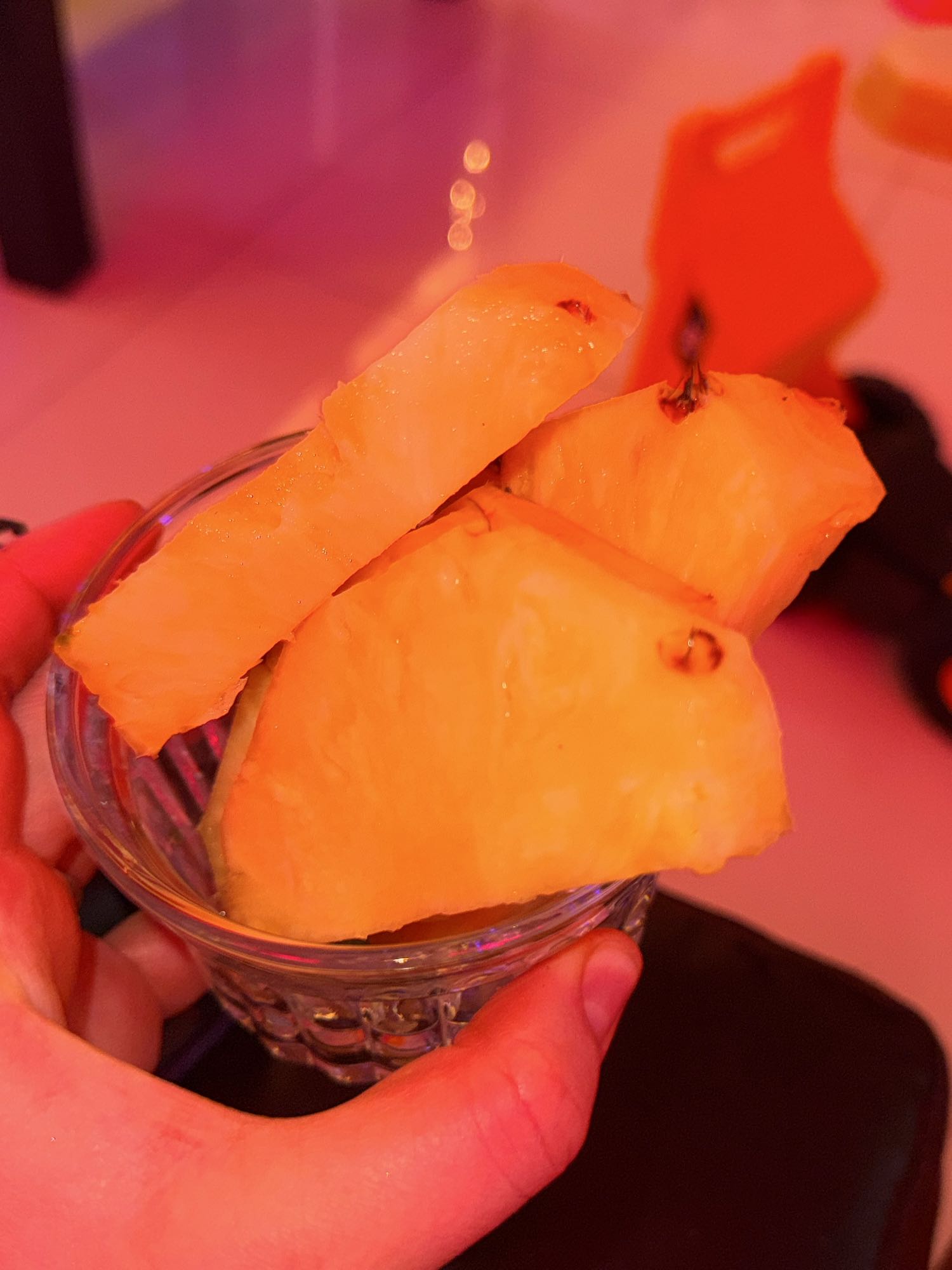 Шматочки ананаса