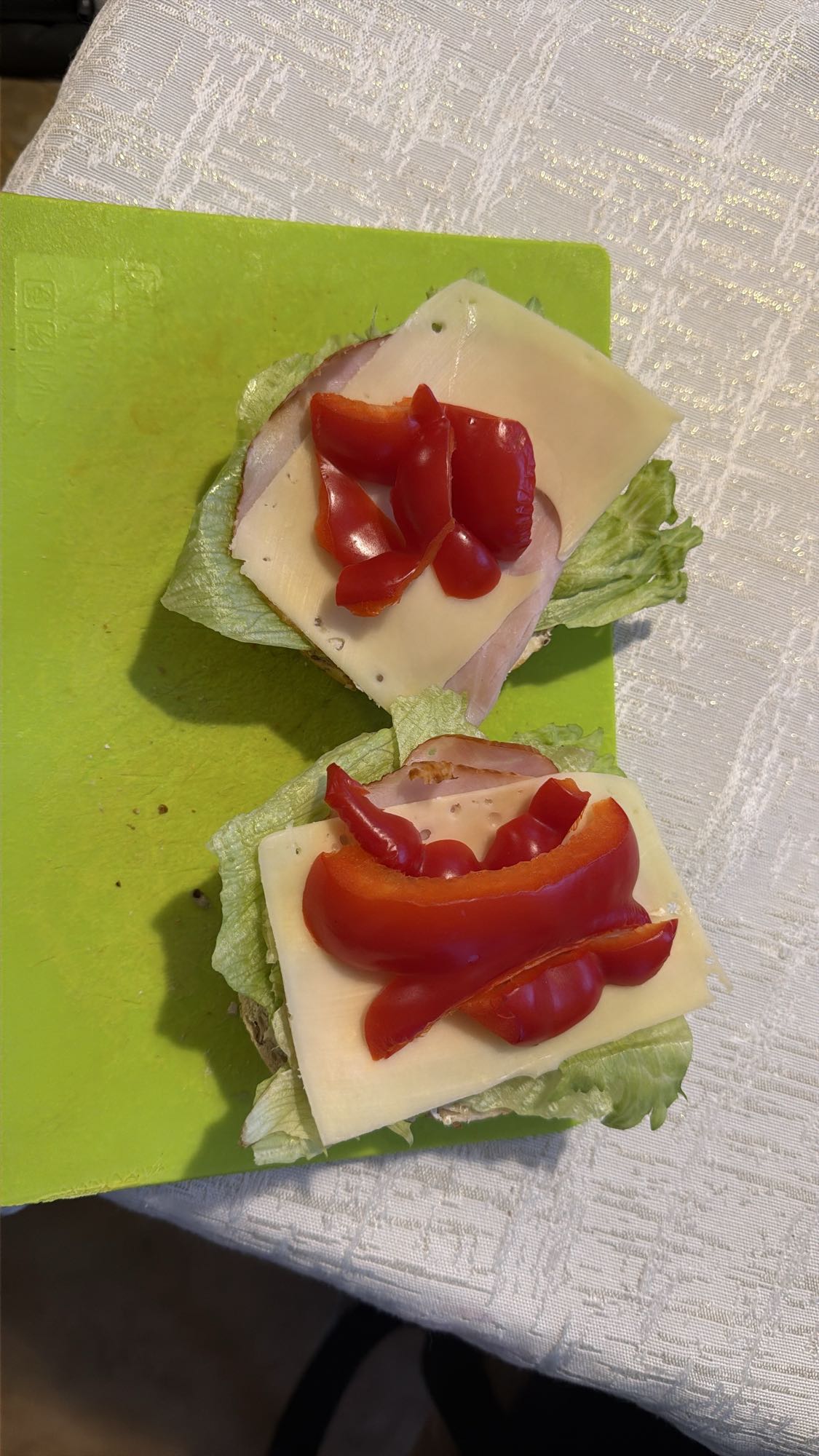 Kanapki z szynką i serem