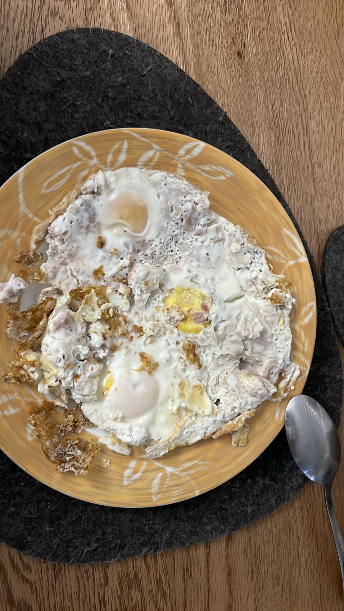 Yumurta ve tavuk karışımı